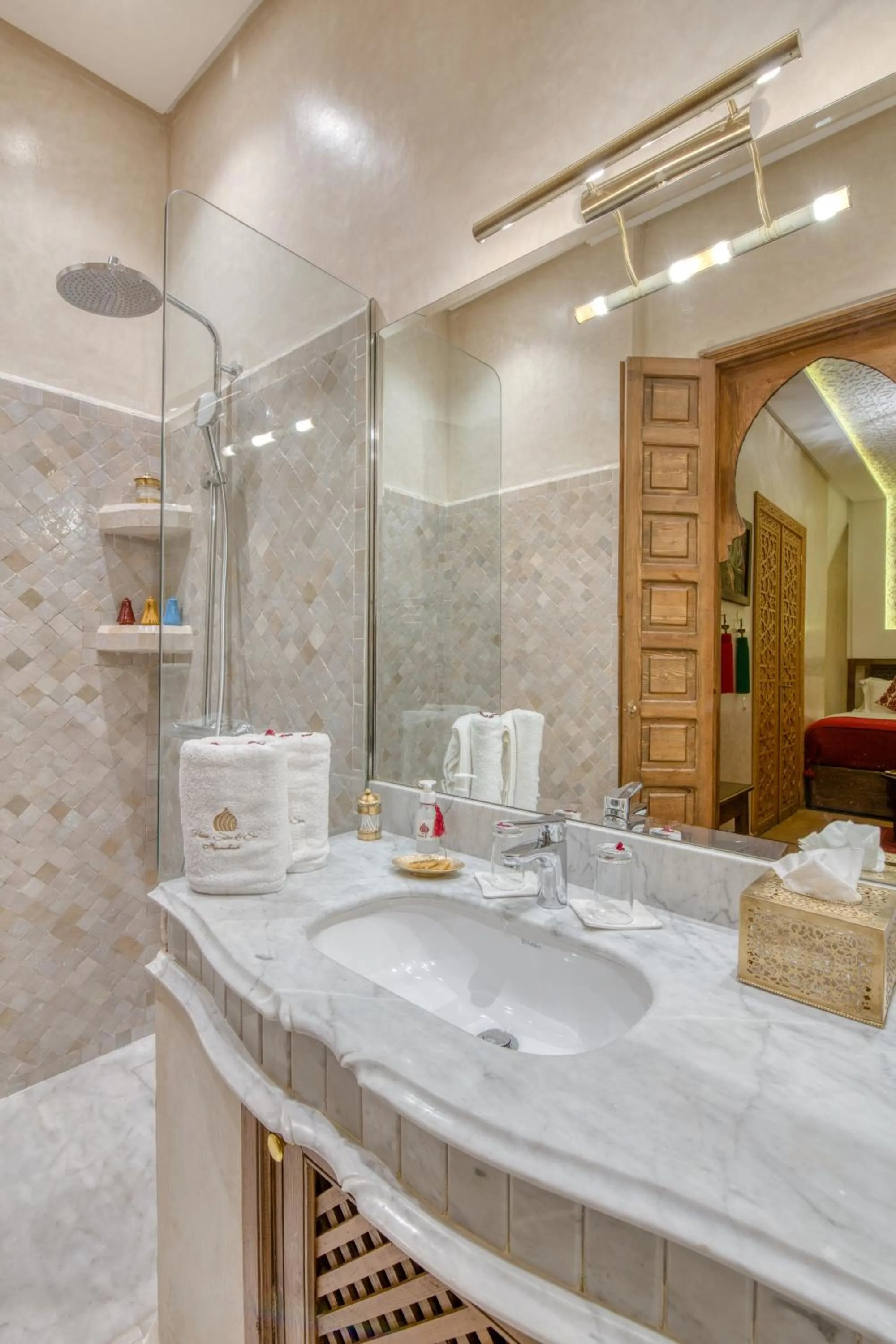 Shower in Palais Tara & Spa