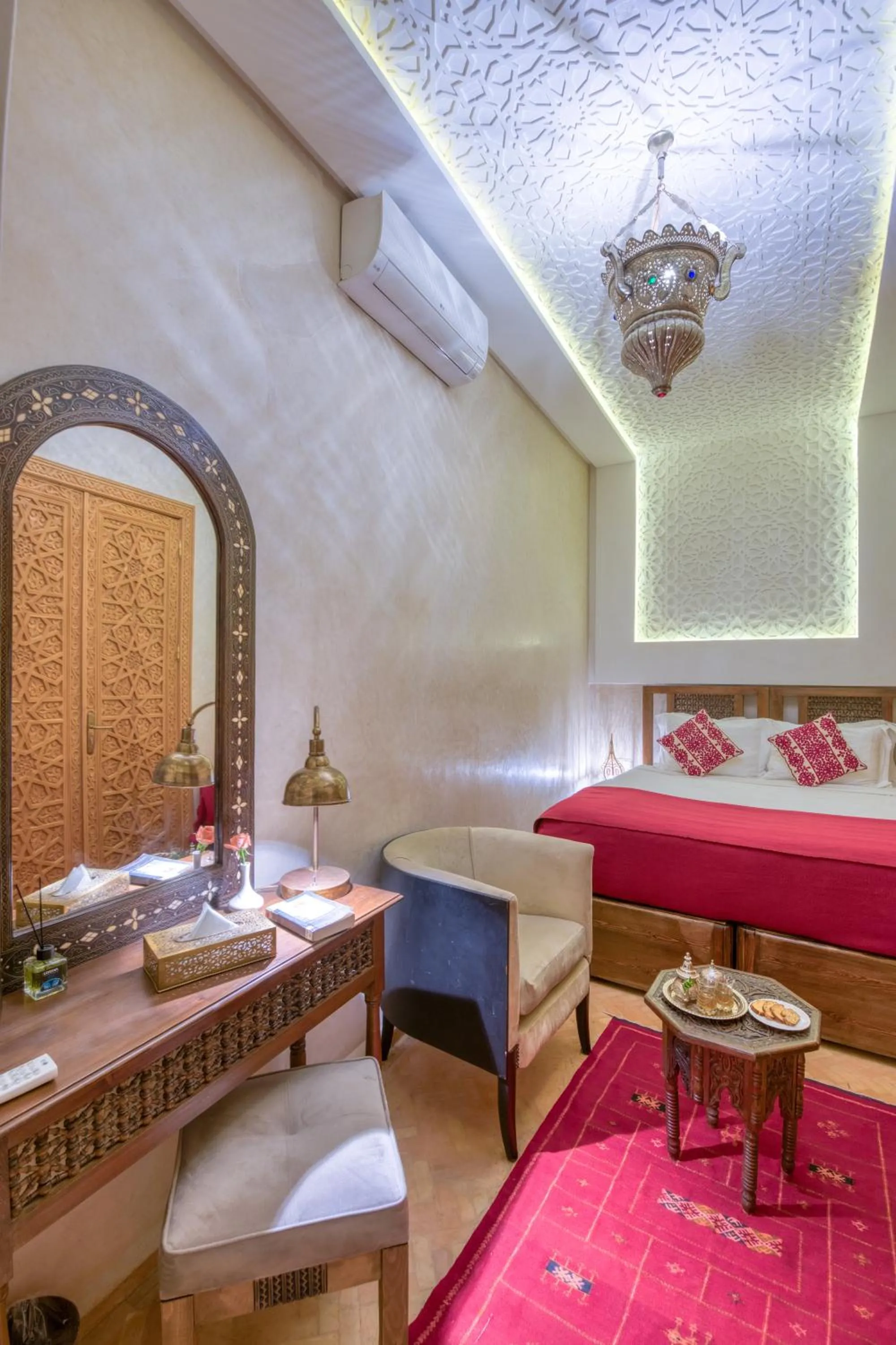 Photo of the whole room, Bed in Palais Tara & Spa