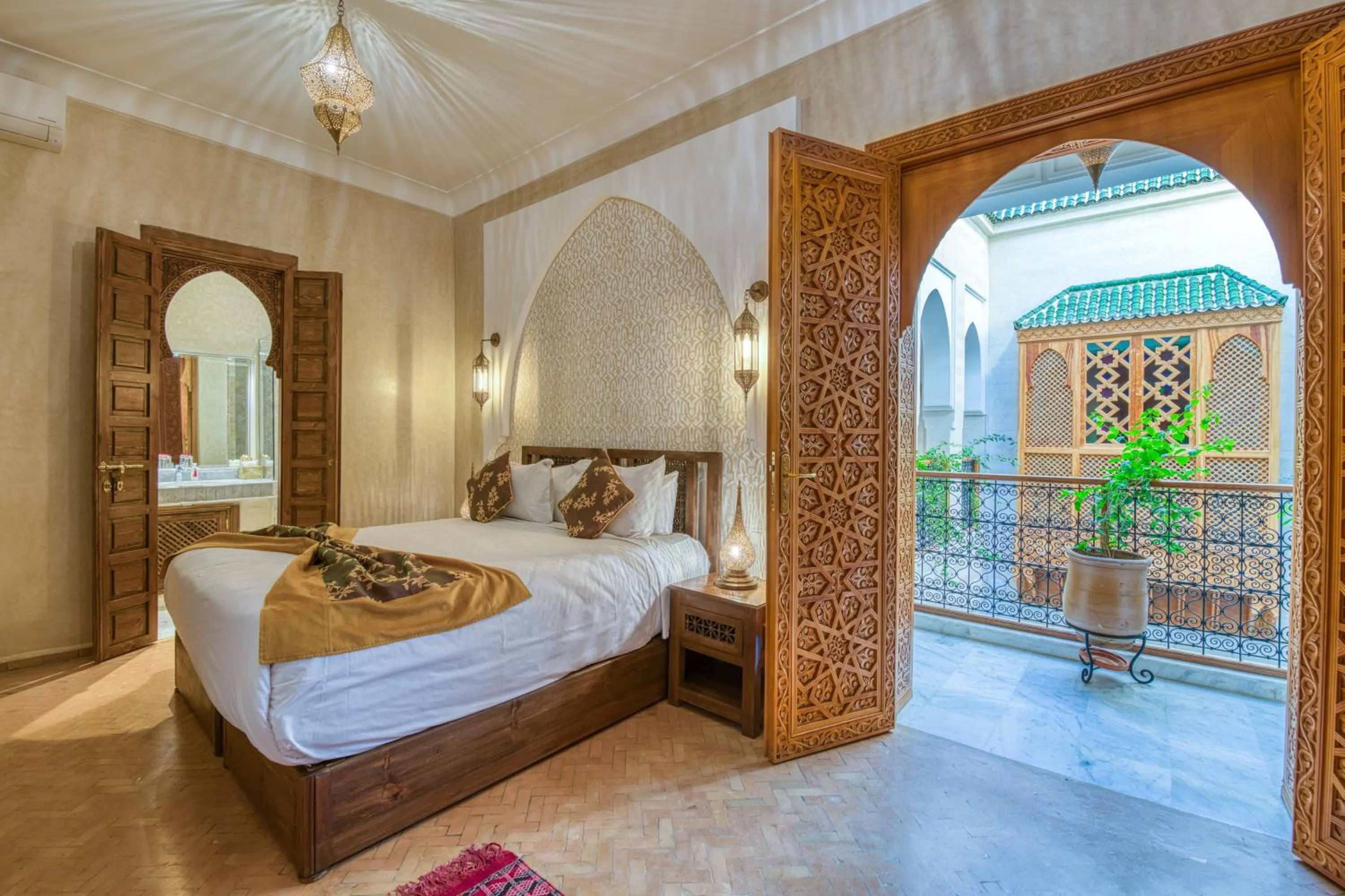 View (from property/room), Bed in Palais Tara & Spa
