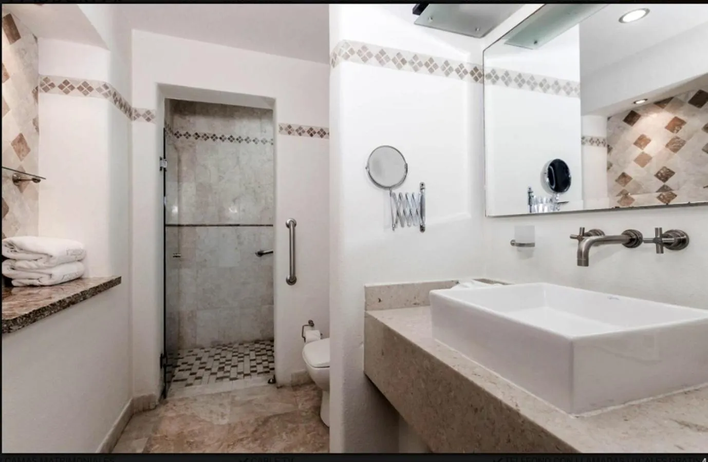 Bathroom in Zafiro Beach Boutique Resort