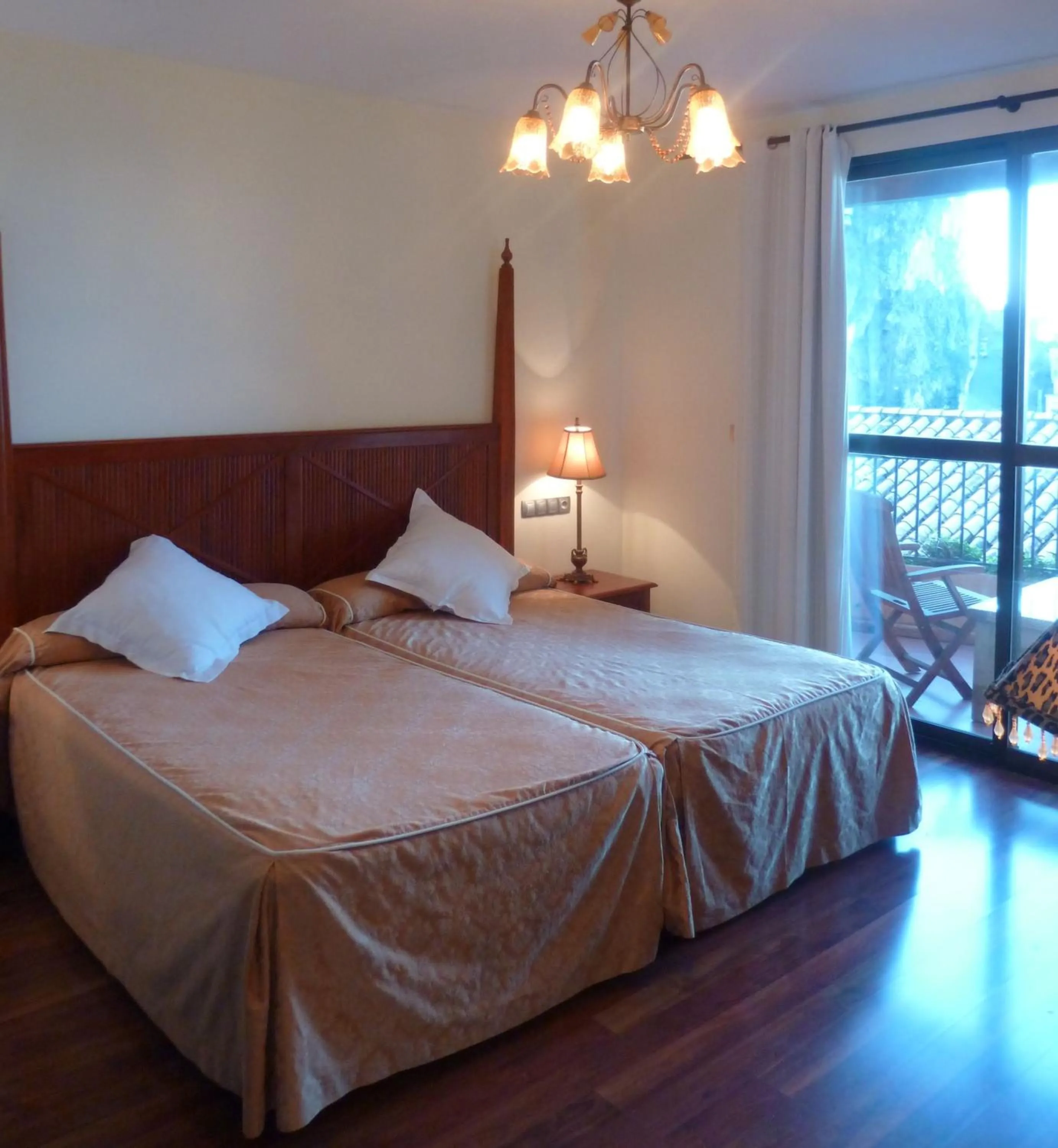 Photo of the whole room, Bed in Hotel Sierra de Cazorla & SPA 3*