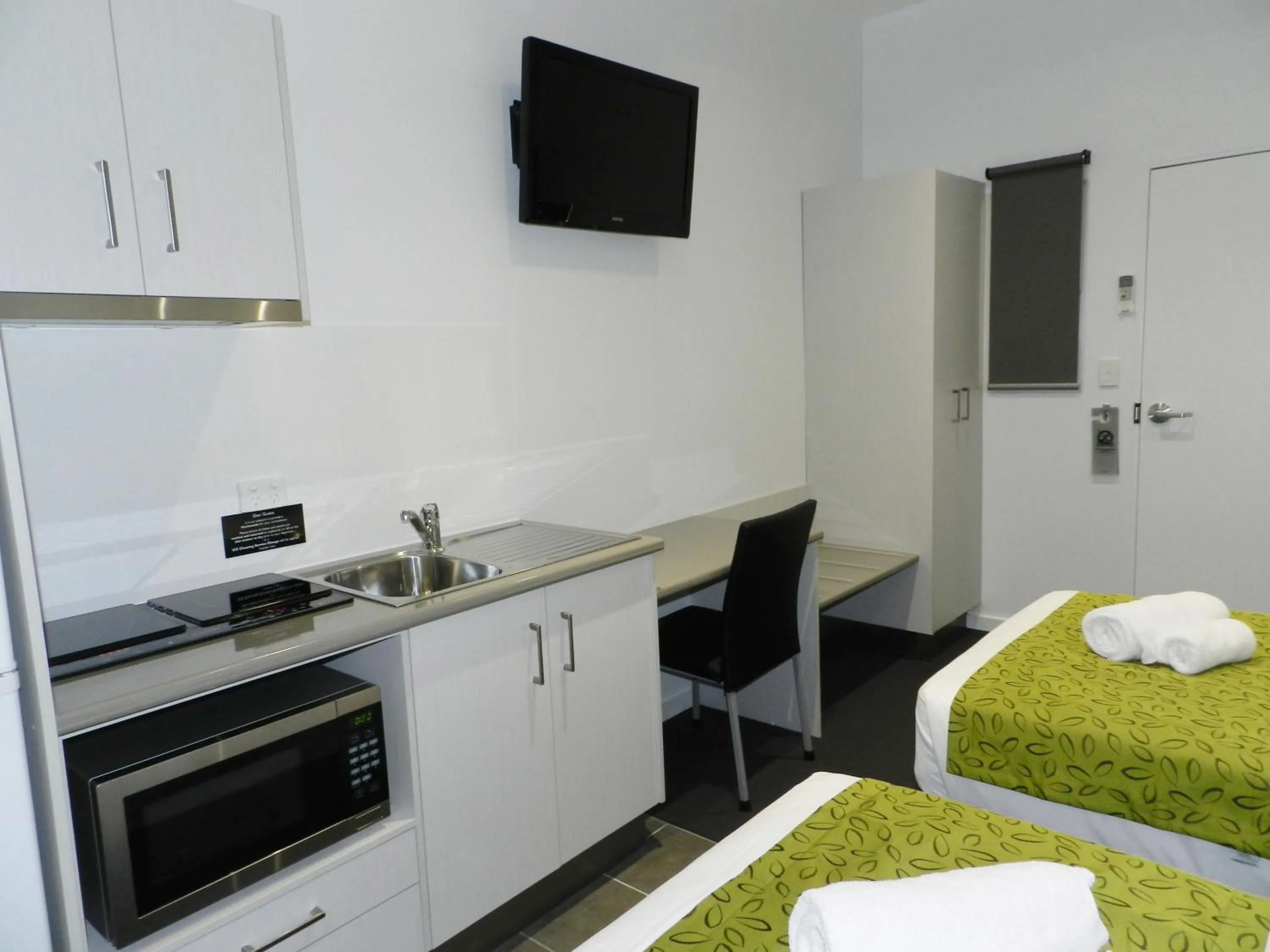 Day, Bed in Copper City Motel