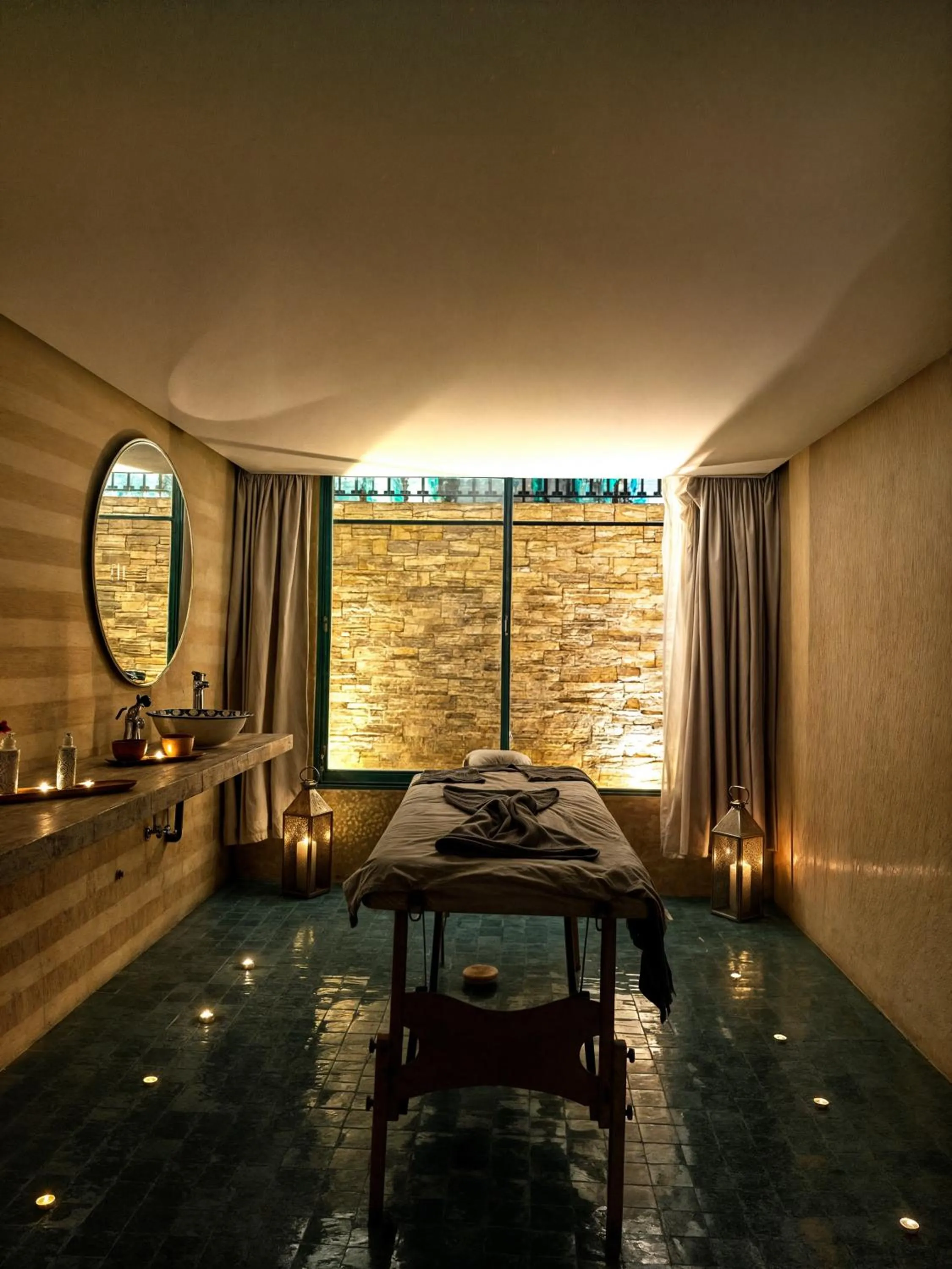 Massage in Taj Sofia & Spa Luxury Private Villa