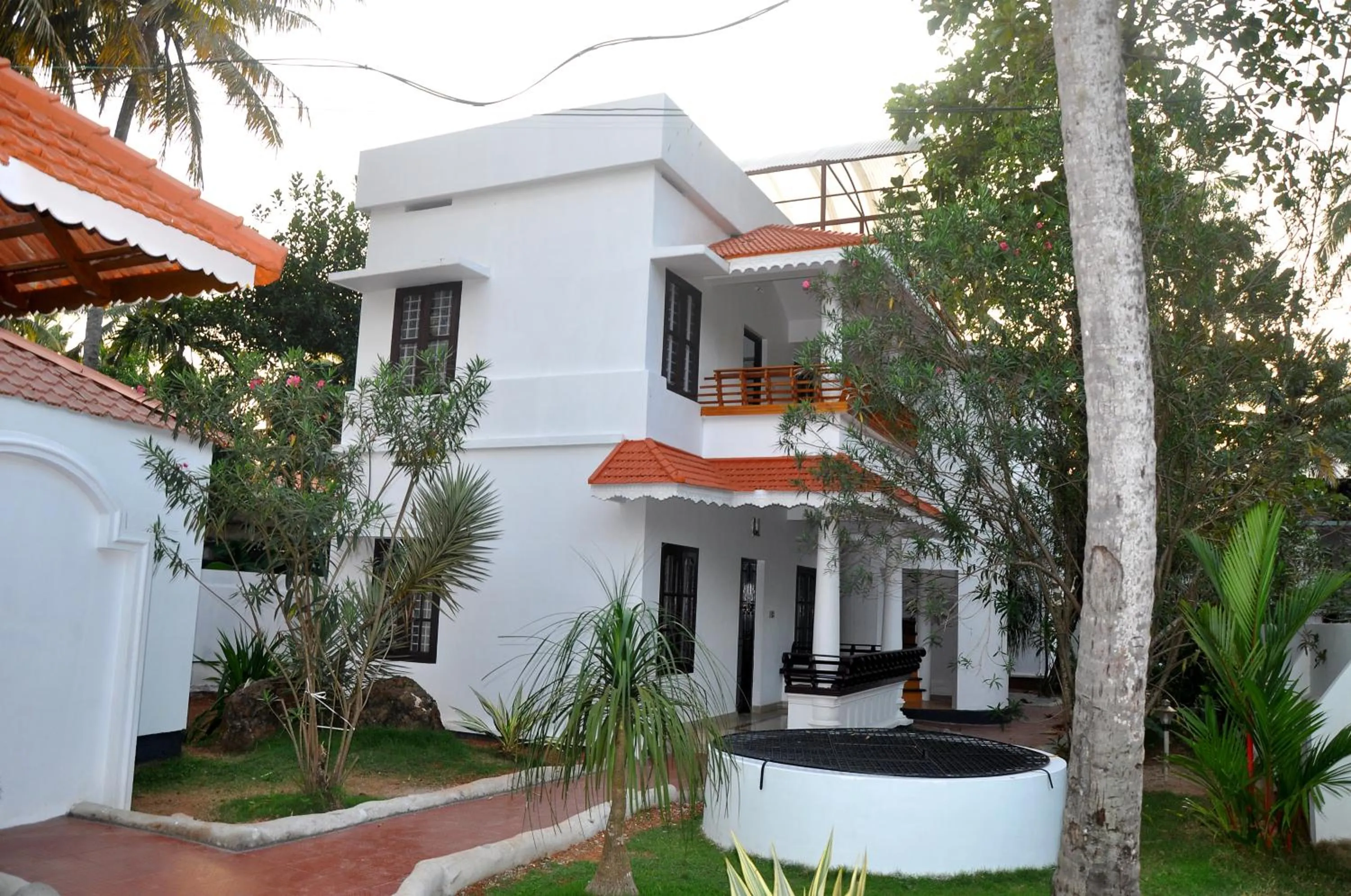 Facade/entrance in Nikhil Residence