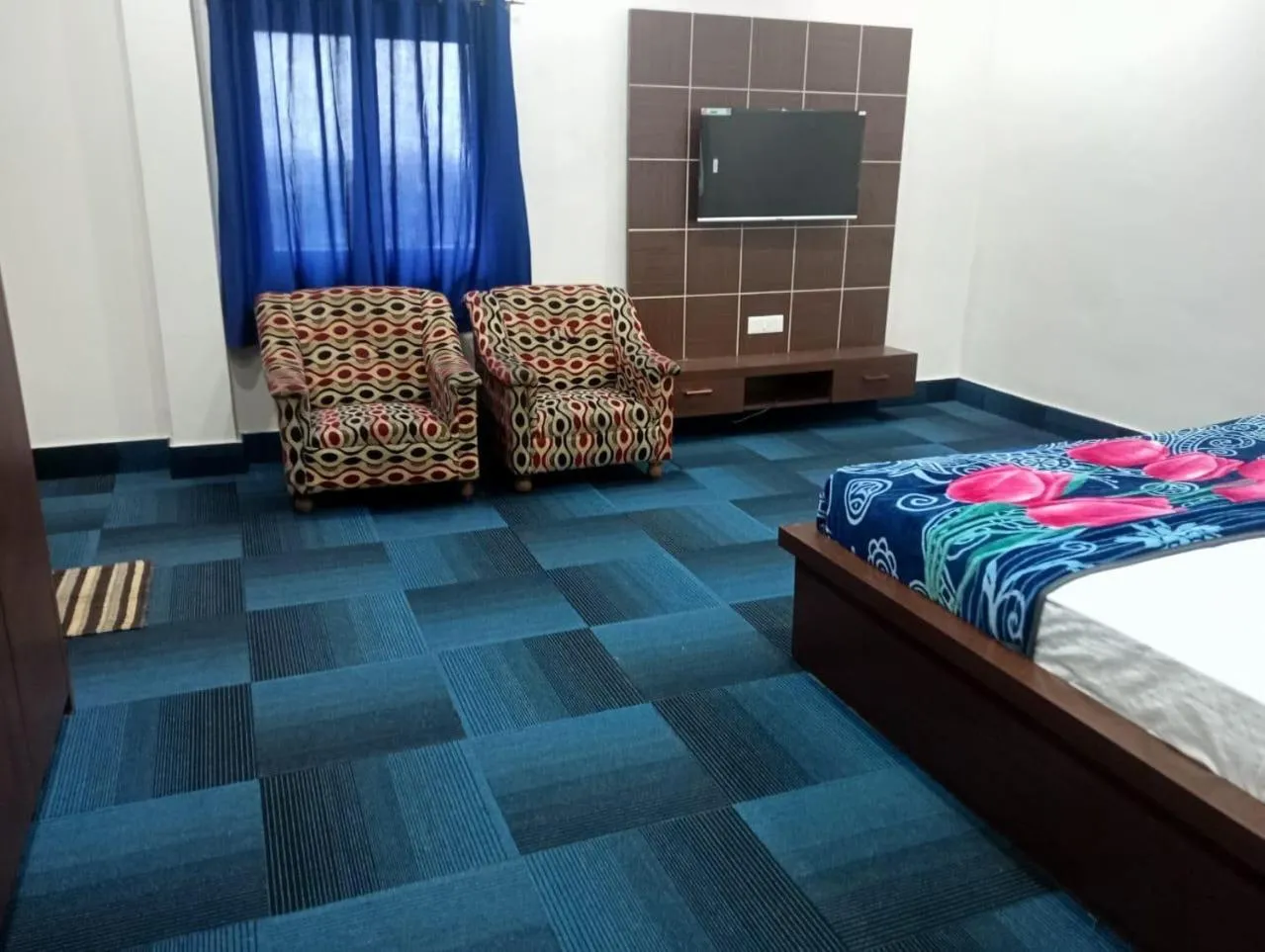 Living room, Bed in THE PRESTIGE HOTEL & CONVENTION