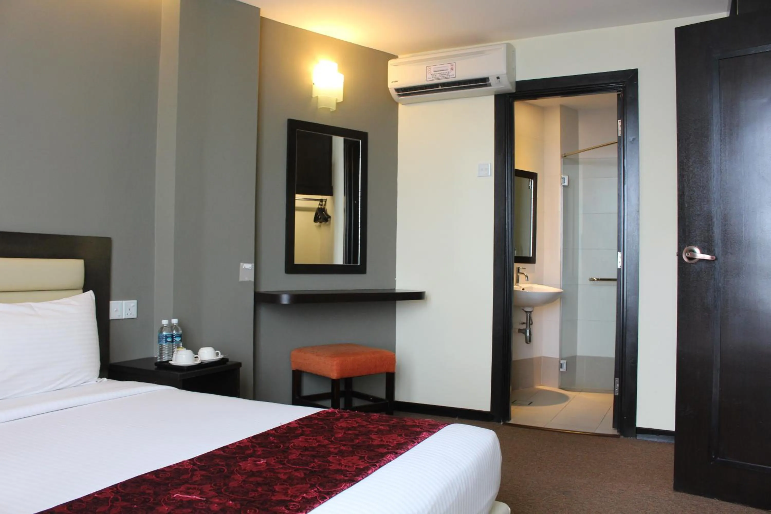 Bed in Paradise Spa Hotel