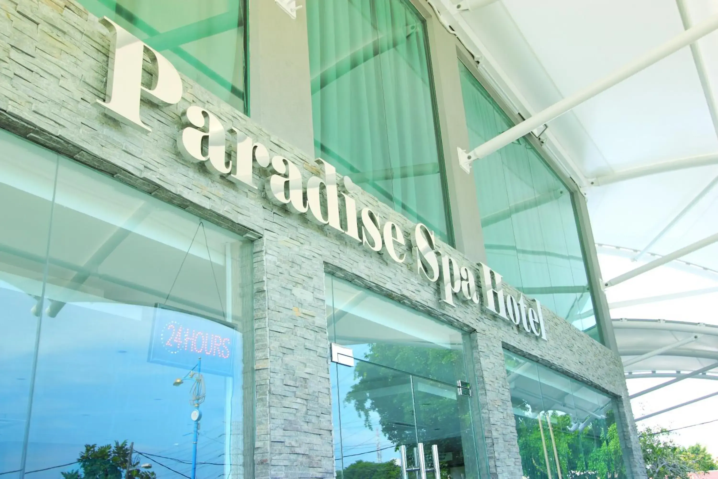 Property Building in Paradise Spa Hotel