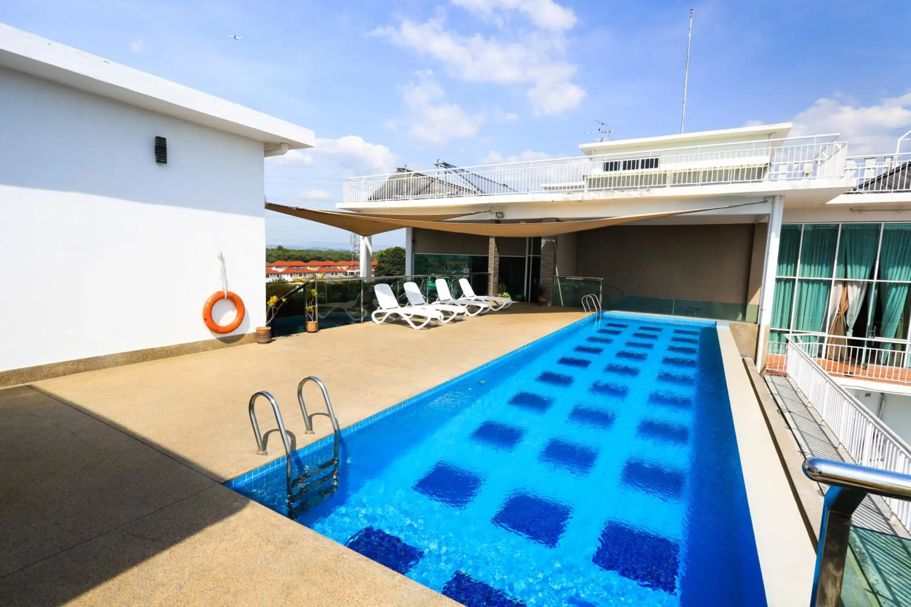 Swimming Pool in Paradise Spa Hotel