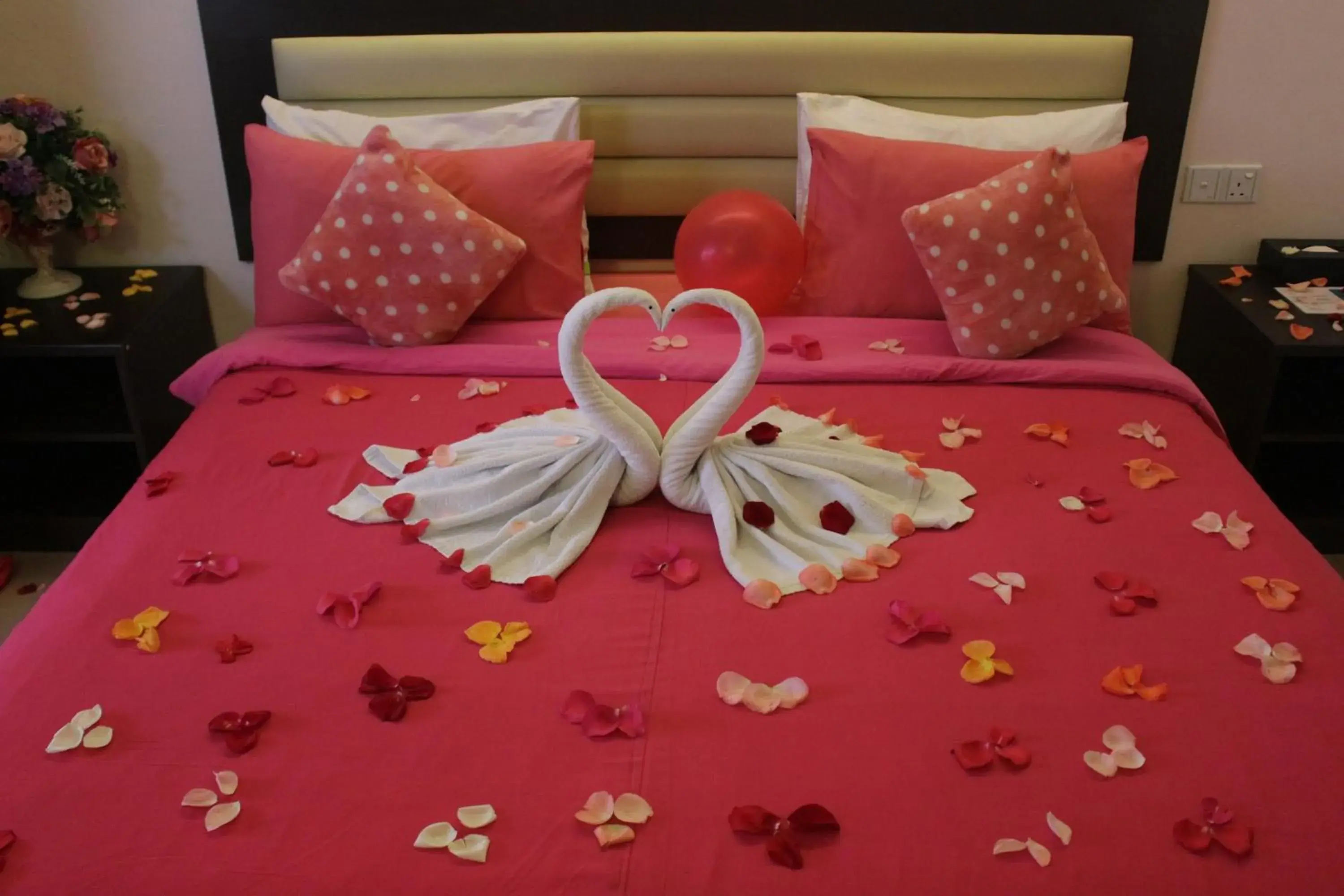 Bed in Paradise Spa Hotel