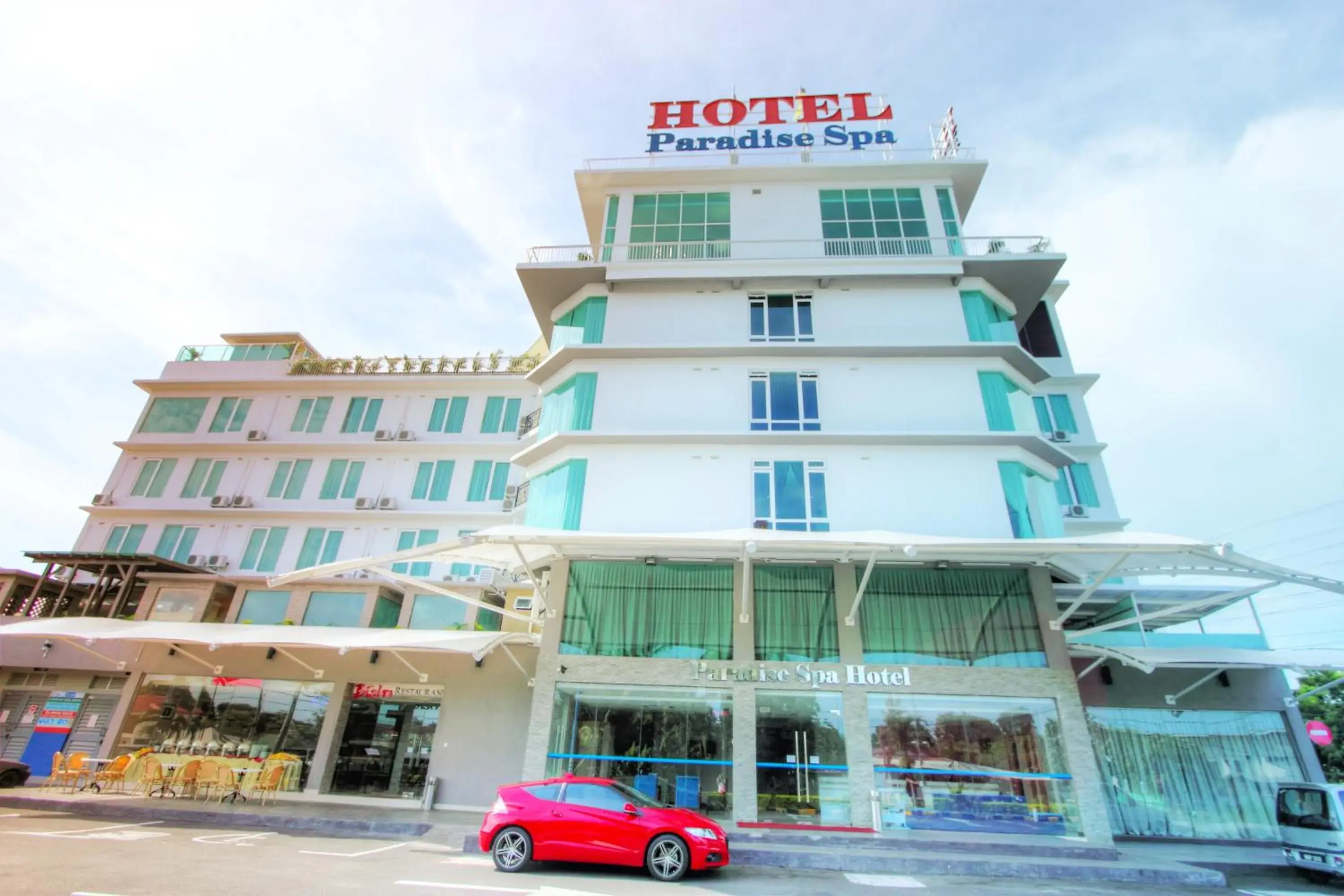 Swimming pool, Property Building in Paradise Spa Hotel