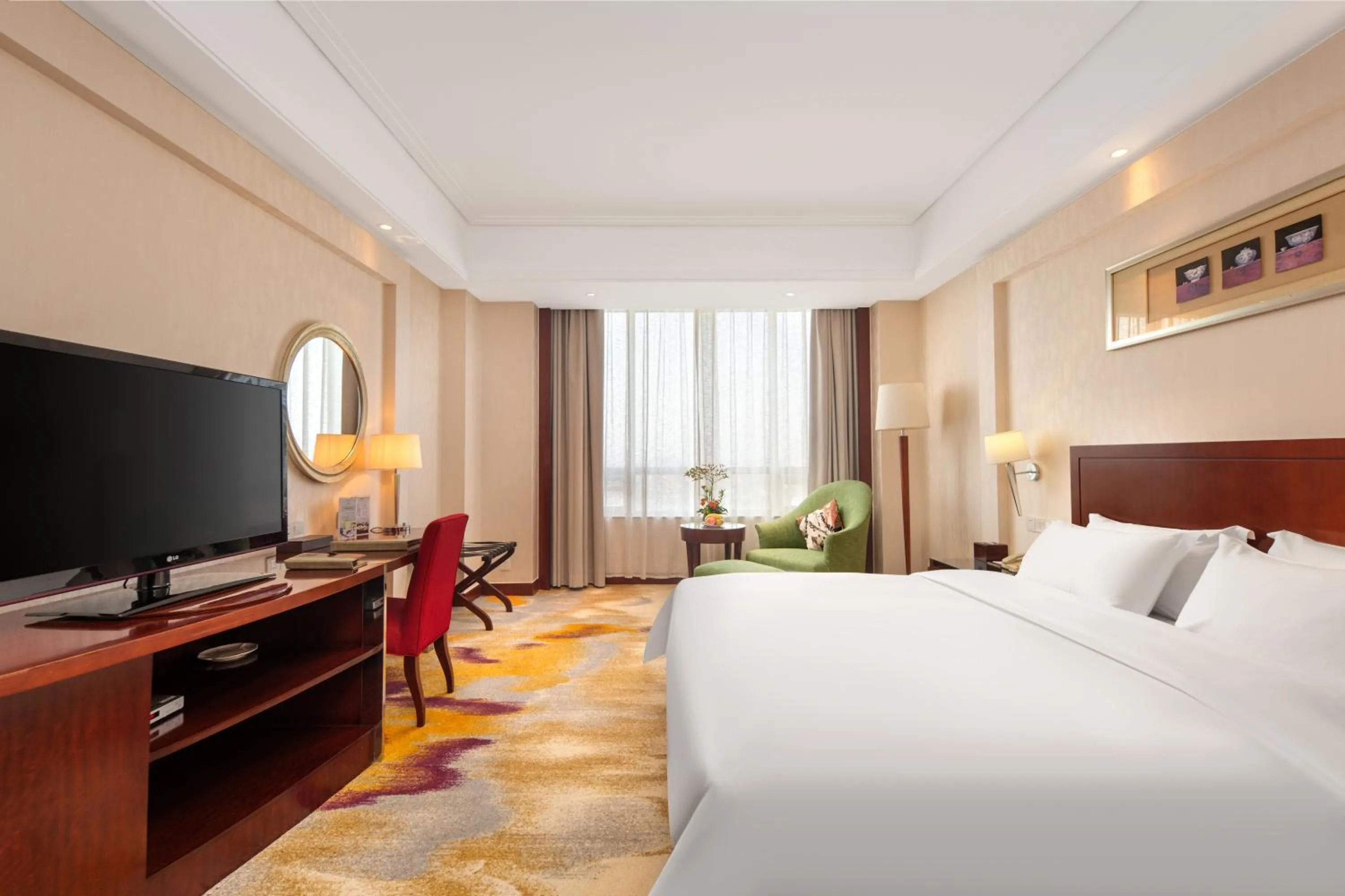Photo of the whole room, Bed in Plaza Hotel Yuyao