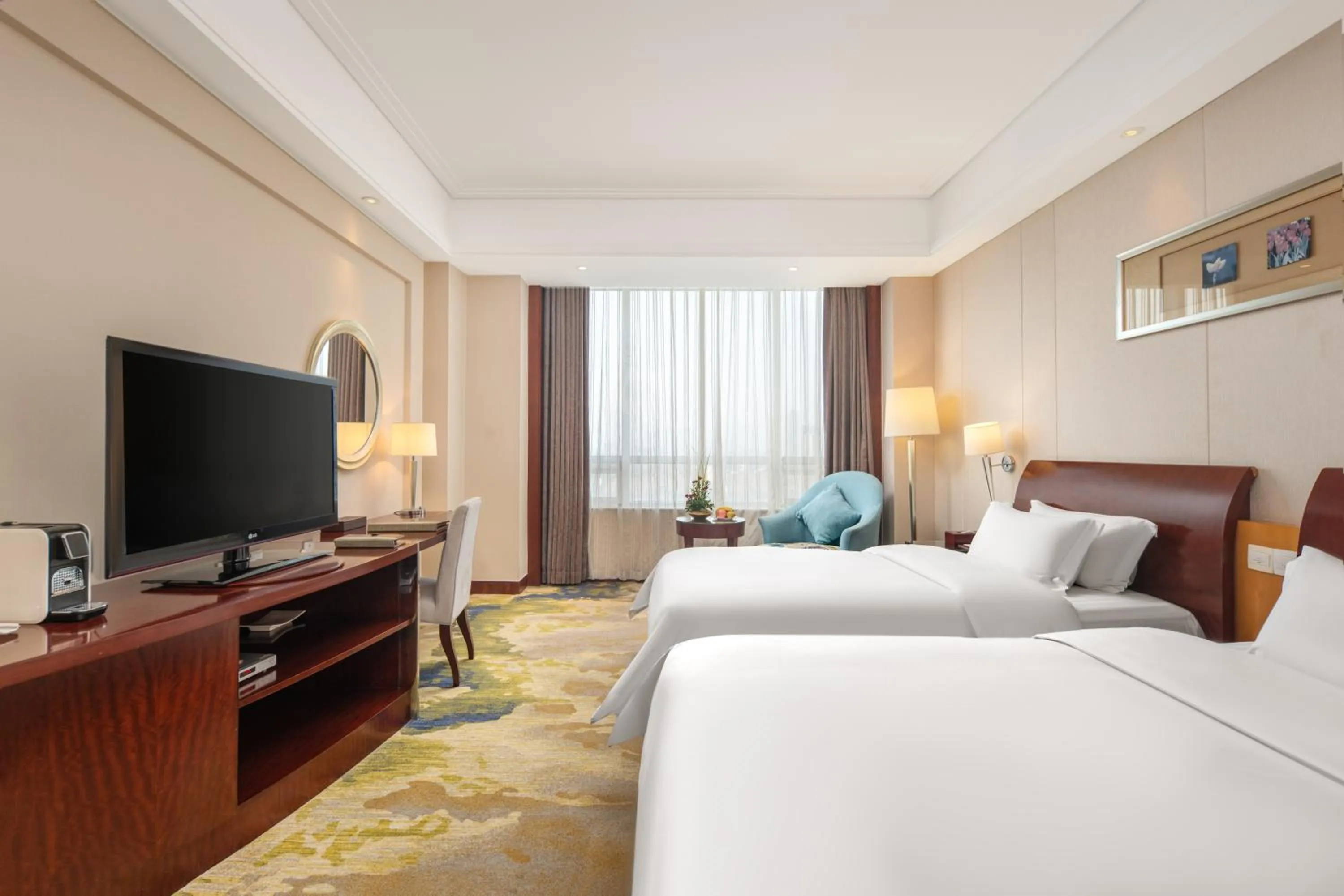 Photo of the whole room, Bed in Plaza Hotel Yuyao