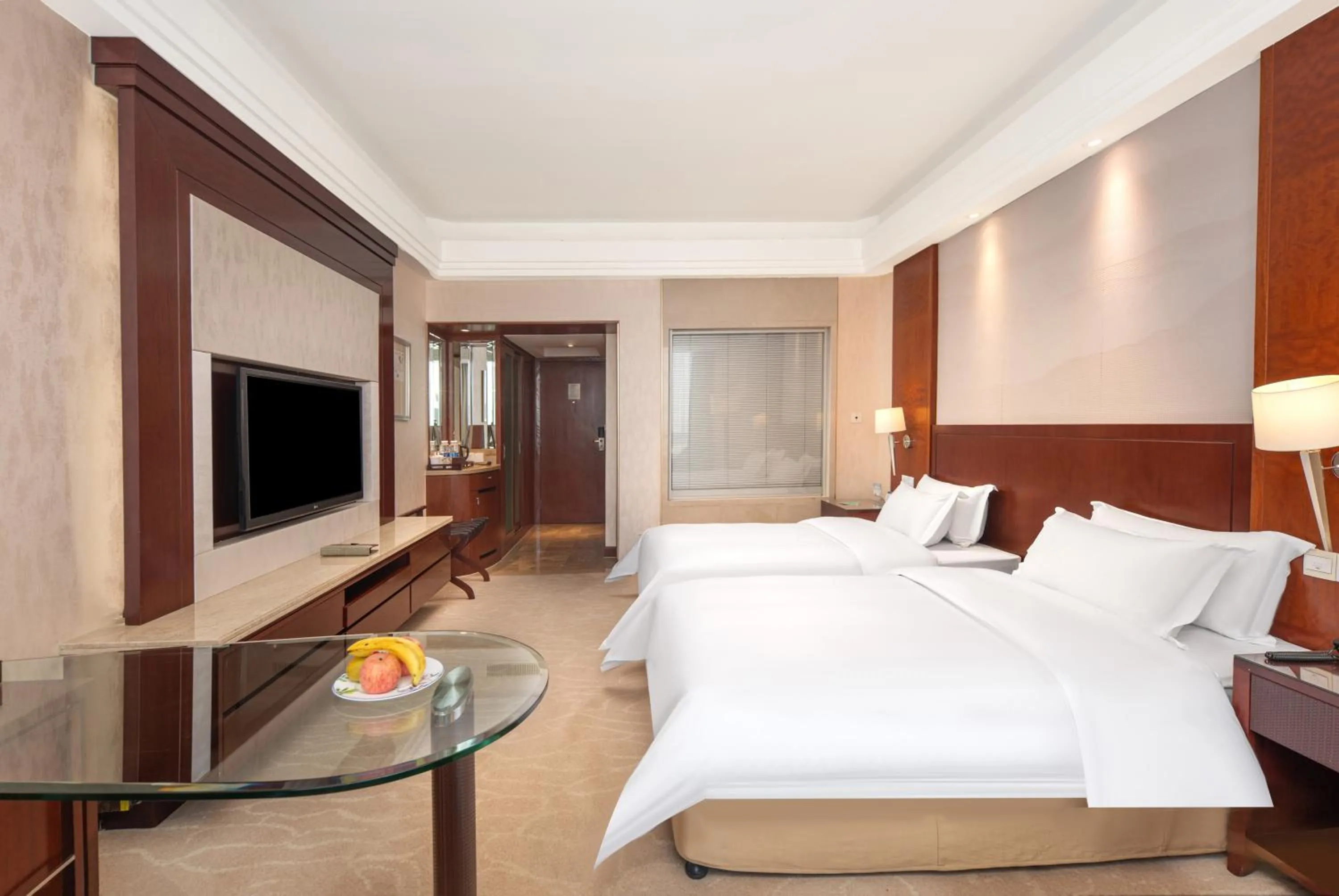 Photo of the whole room, Bed in Plaza Hotel Yuyao