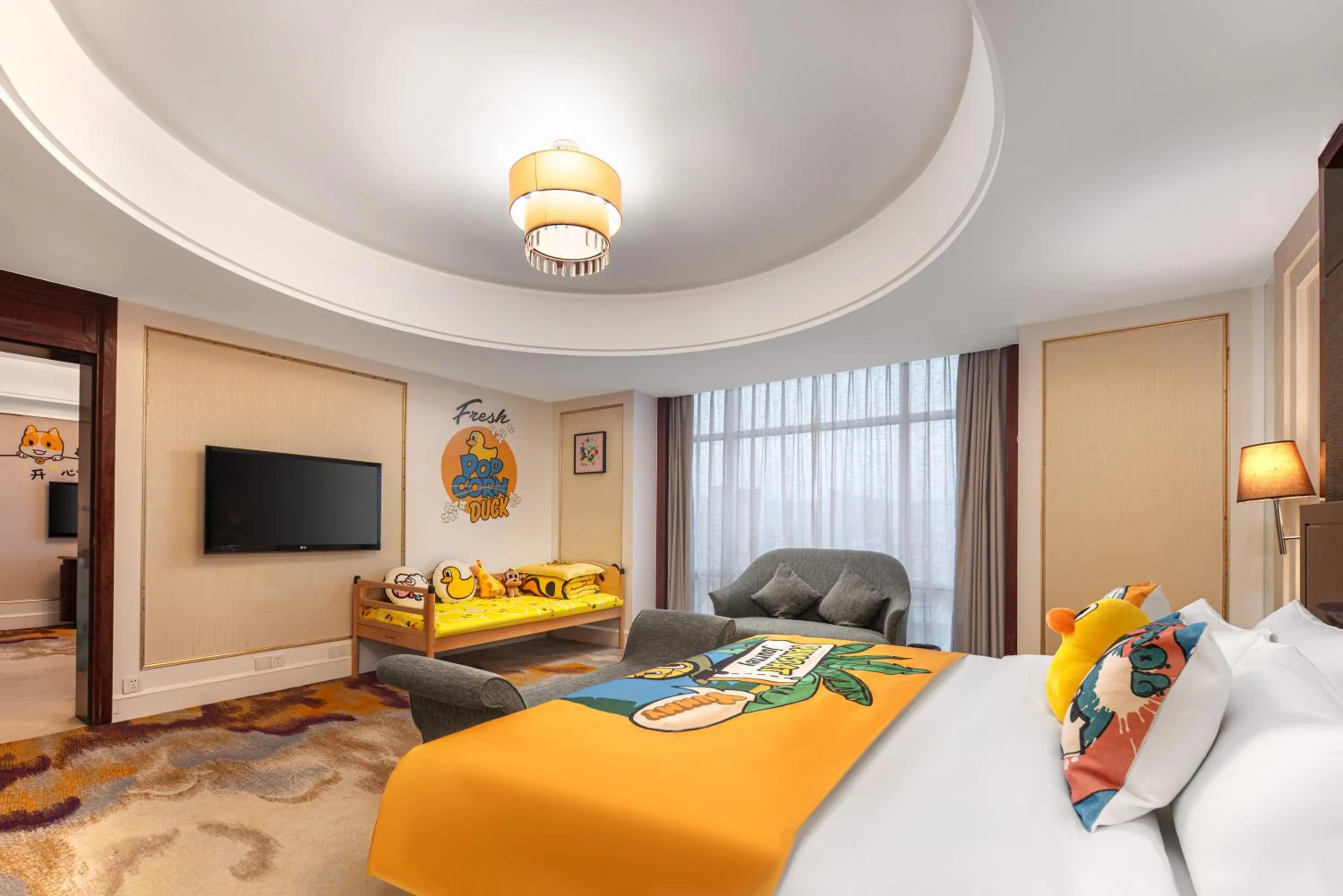Photo of the whole room, Bed in Plaza Hotel Yuyao