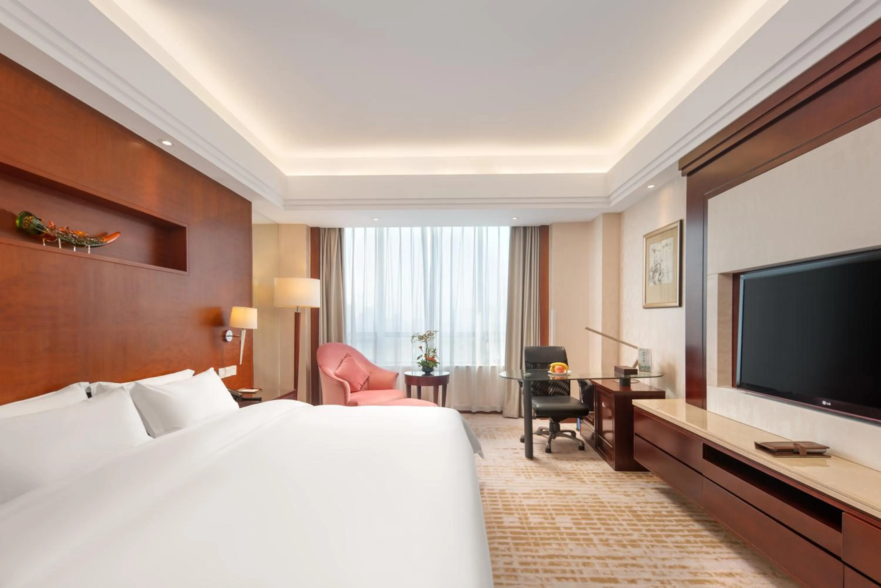 Photo of the whole room, Bed in Plaza Hotel Yuyao