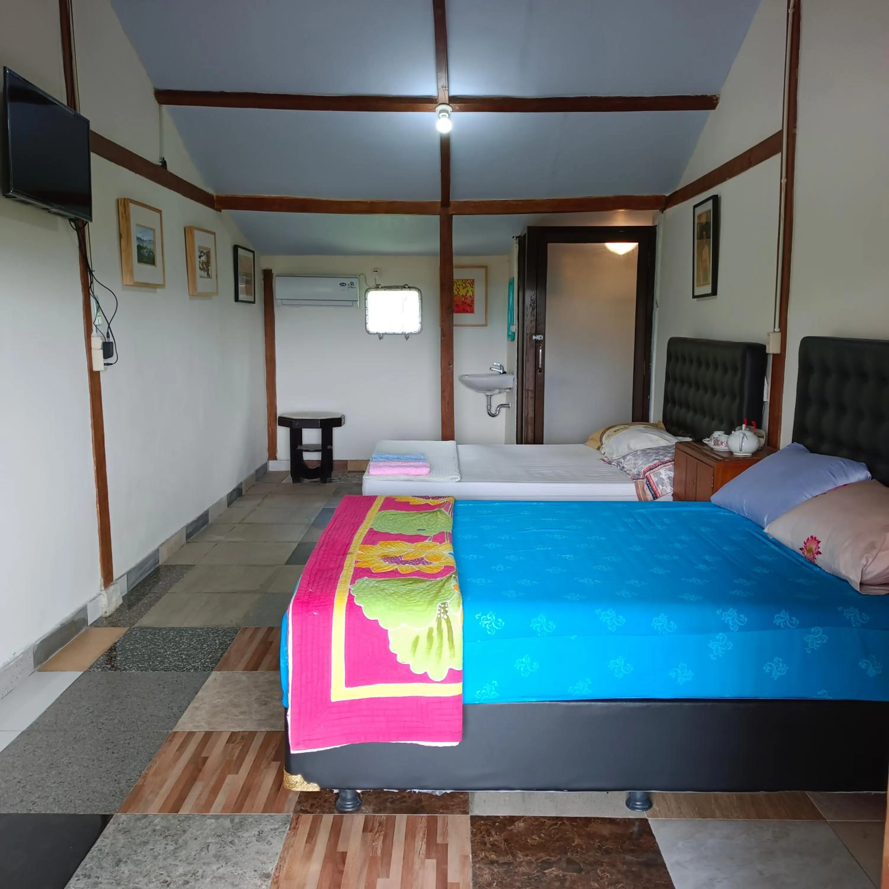 Bed in Omah Singo Stay & Resto Yogyakarta