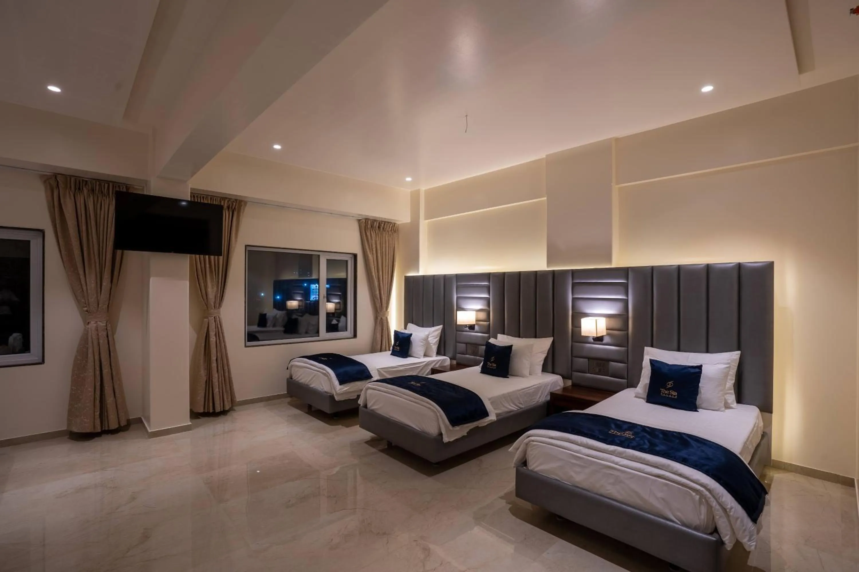 Bed in Mastiff Grand The Sia Palace Suites & Banquets, Khopoli, Near Imagica