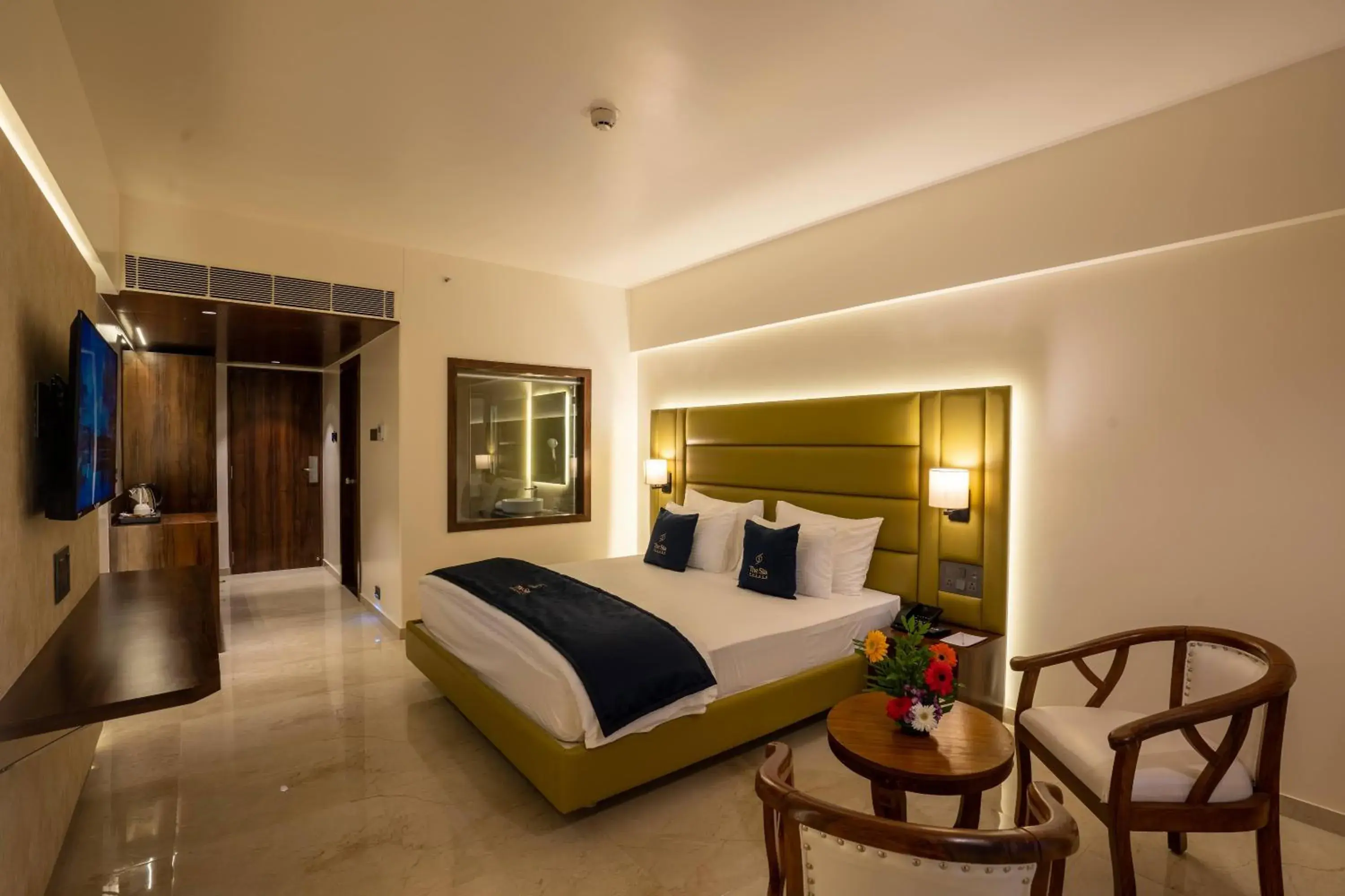 Deluxe King Room in Mastiff Grand The Sia Palace Suites & Banquets, Khopoli, Near Imagica Deluxe King Room in Mastiff Grand The Sia Palace Suites & Banquets, Khopoli, Near Imagica