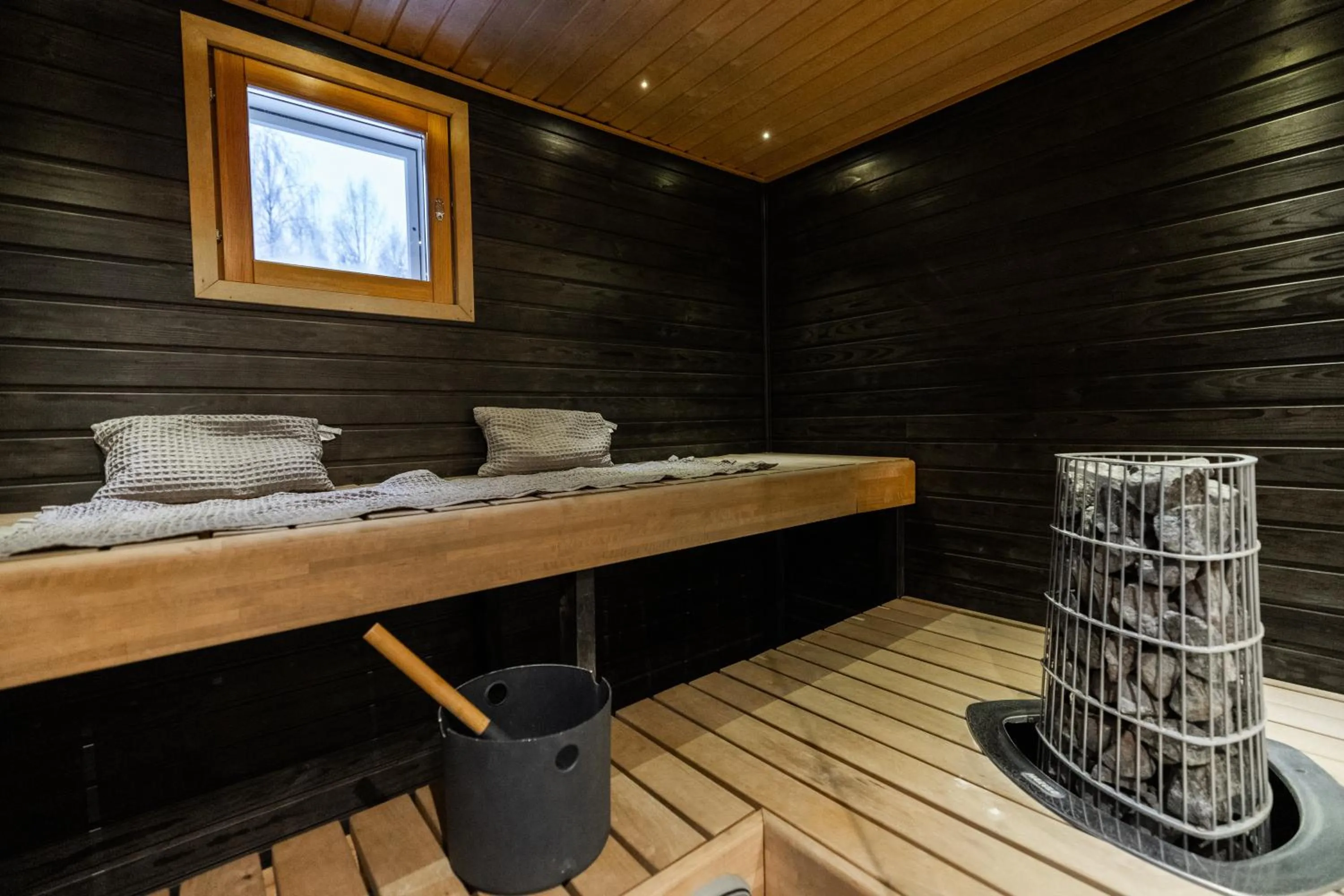 Villa Nightsky -private location, sauna and jacuzzi