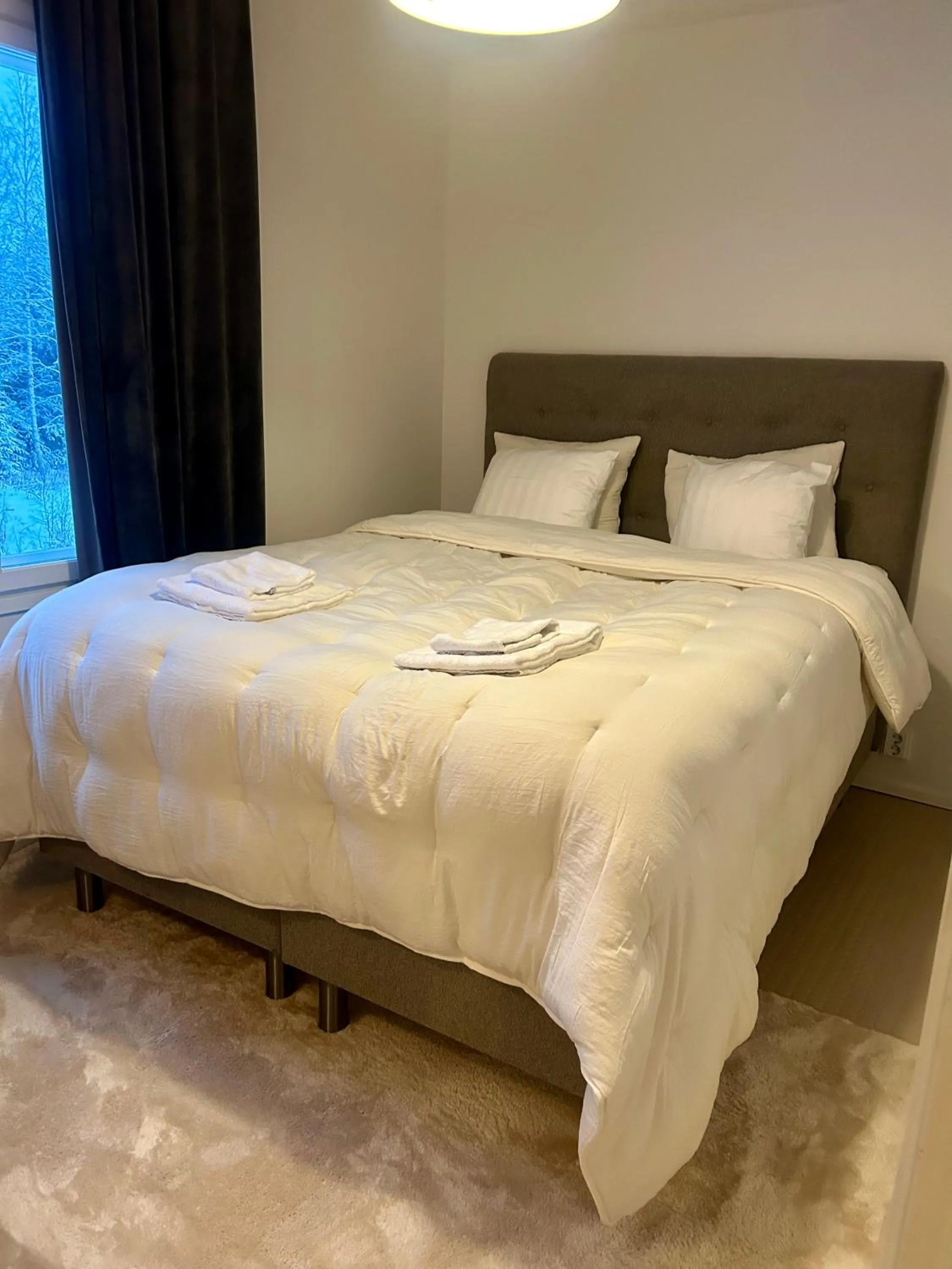 Bed in Villa Nightsky -private location, sauna and jacuzzi