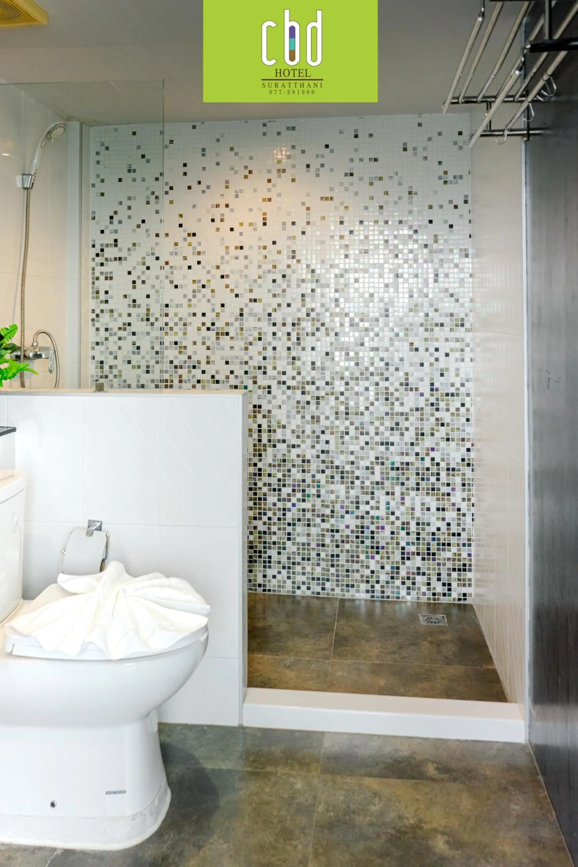 Shower in CBD Hotel Suratthani