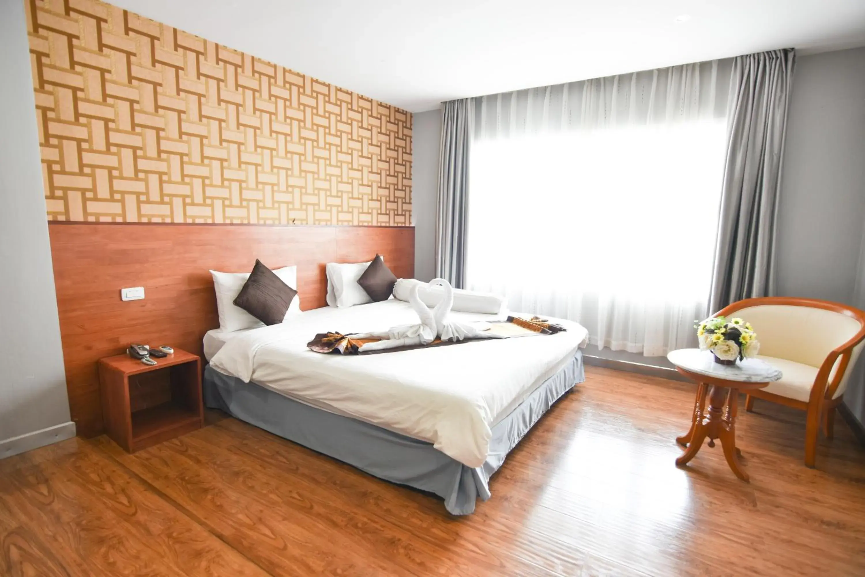 Deluxe King Room - single occupancy in CBD Hotel Suratthani Deluxe King Room - single occupancy in CBD Hotel Suratthani