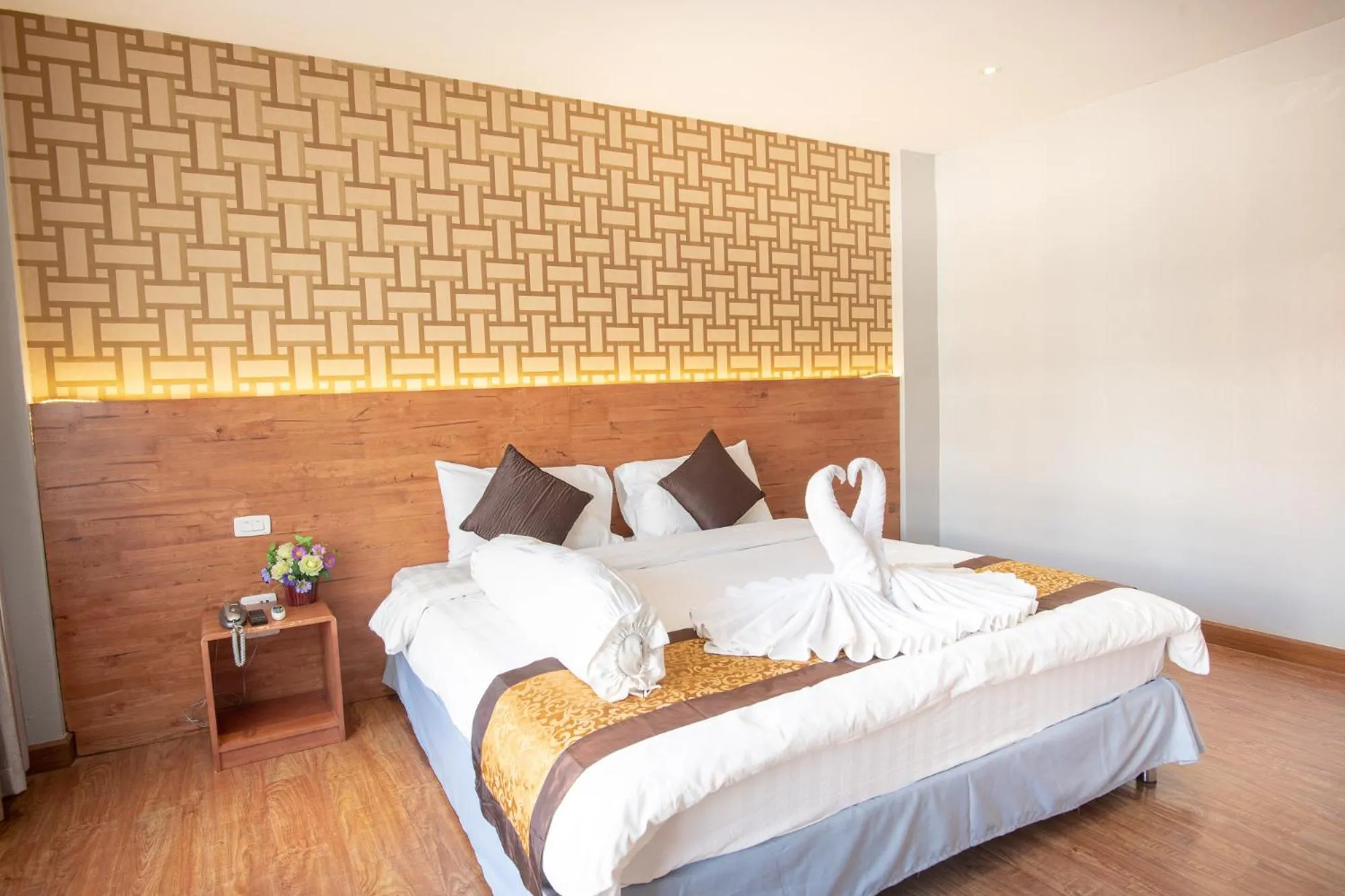 Bed in CBD Hotel Suratthani