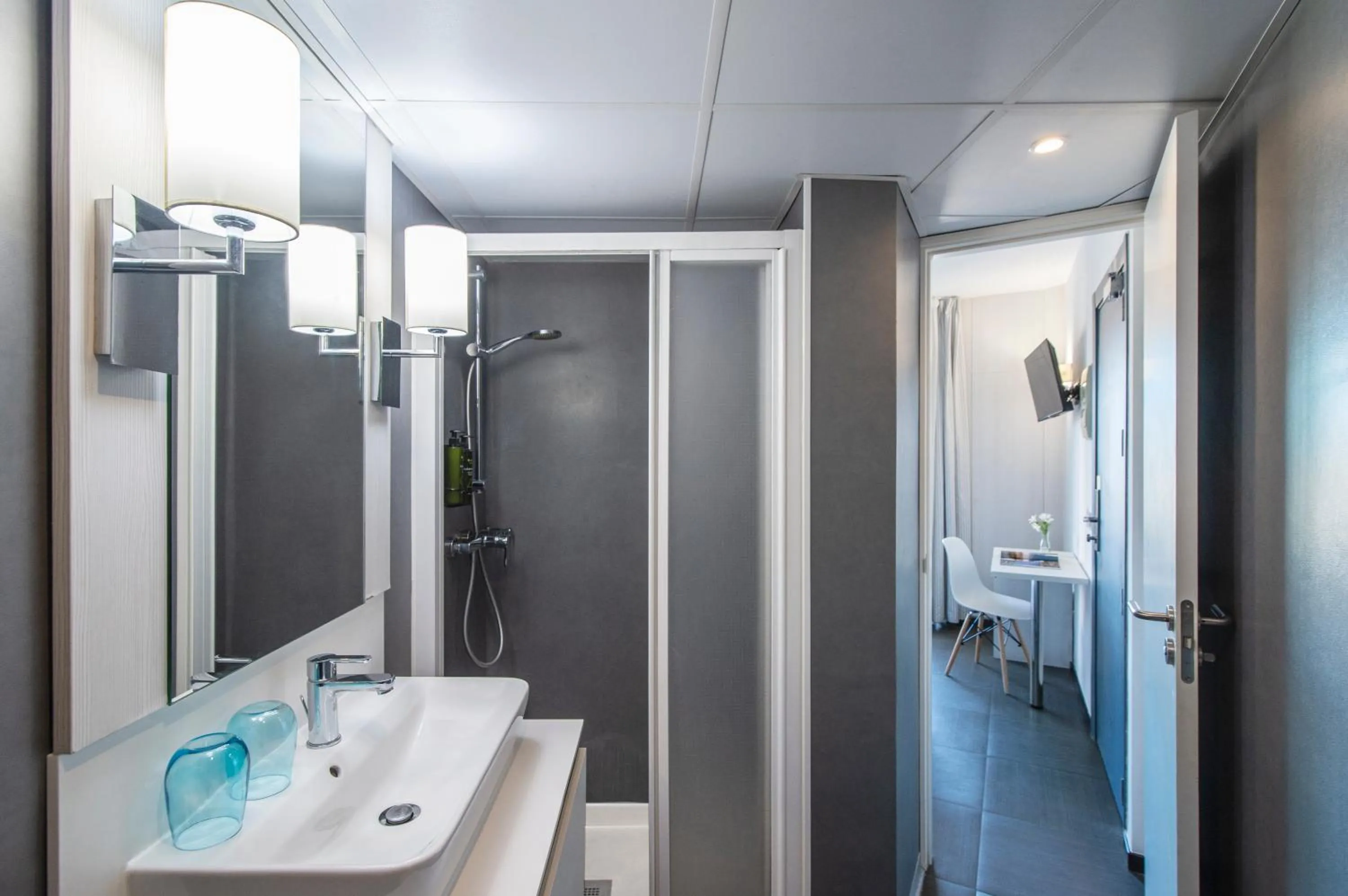 Bathroom in Hotel El Puerto by Pierre Vacances