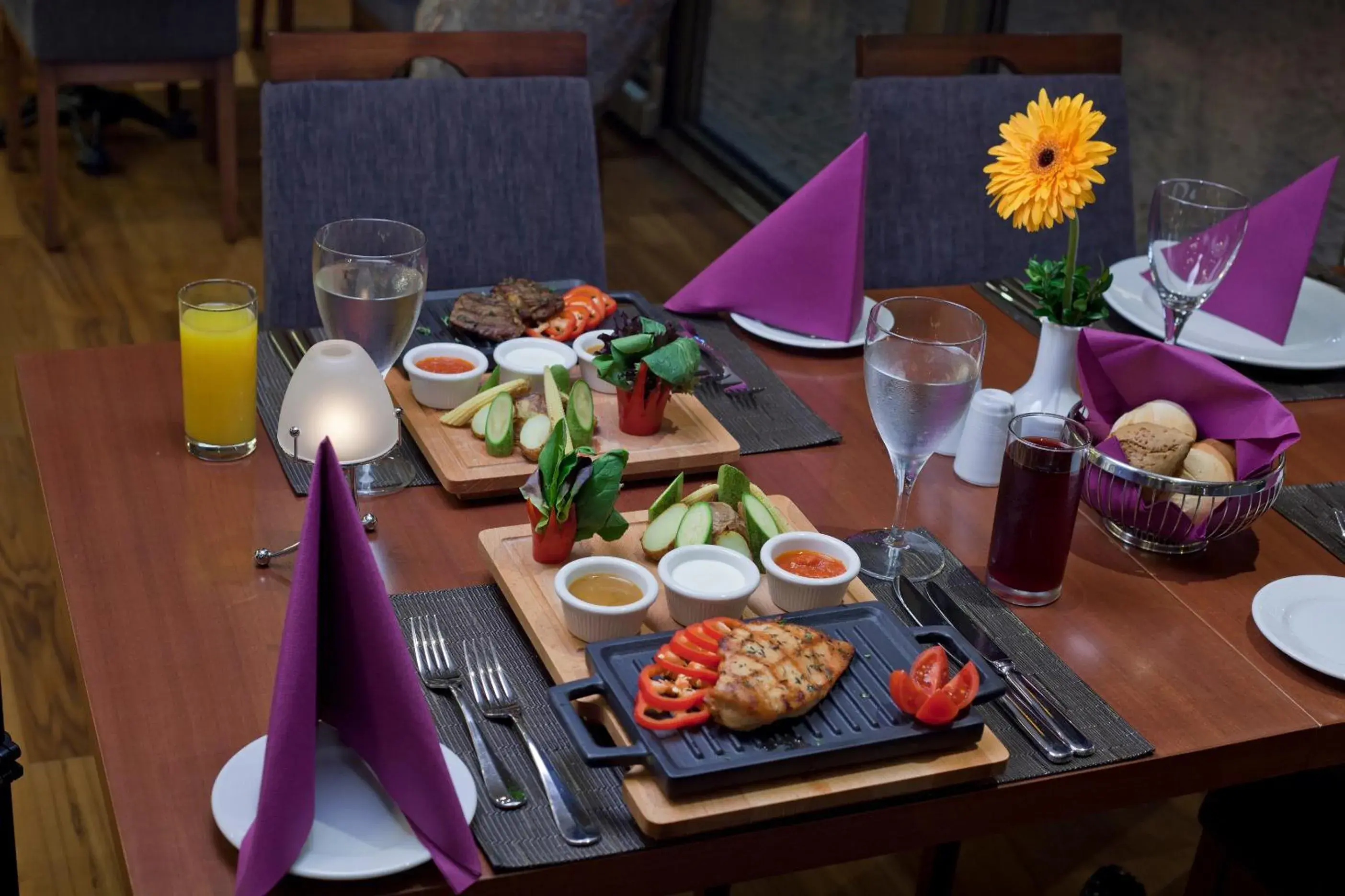 Restaurant/places to eat in The Parma Hotel & Spa Taksim Restaurant/places to eat in The Parma Hotel & Spa Taksim