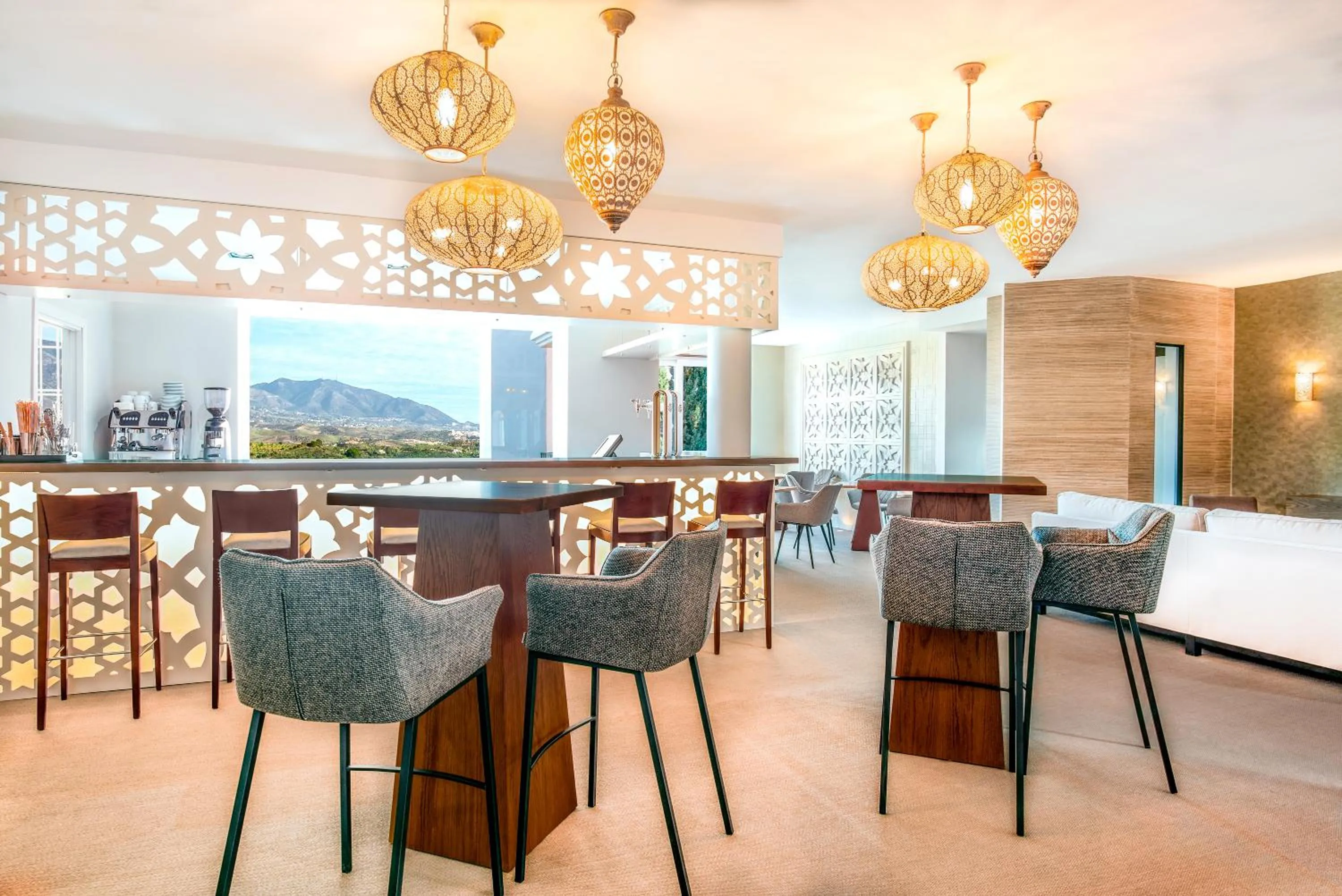 Lounge or bar in La Cala Resort
