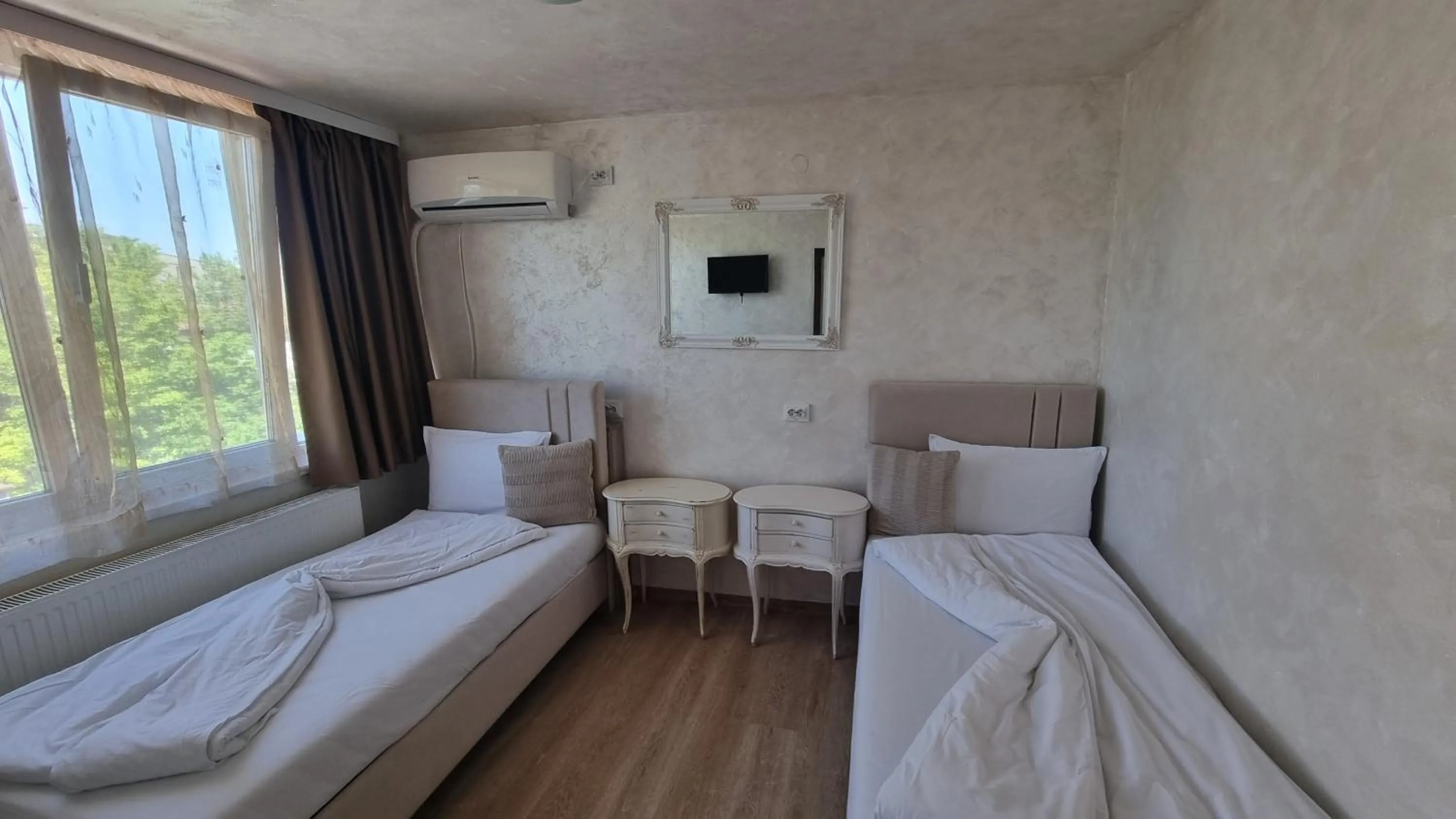 Bedroom, Bed in Jeweller Hotel