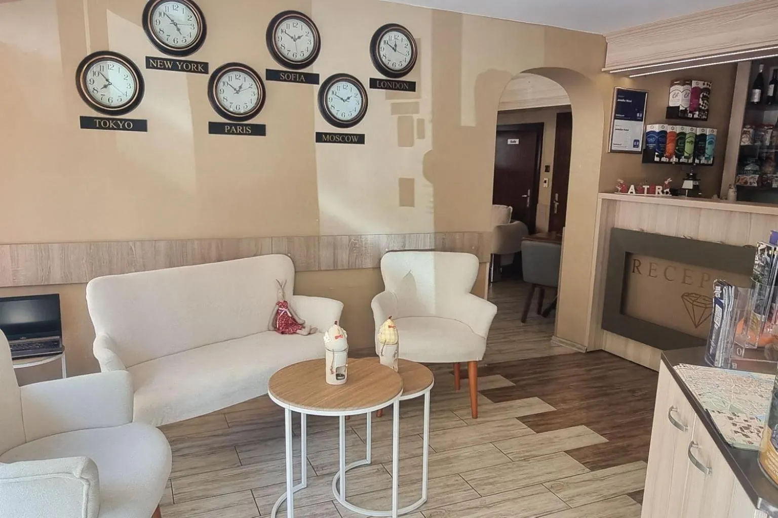 Lobby or reception in Jeweller Hotel