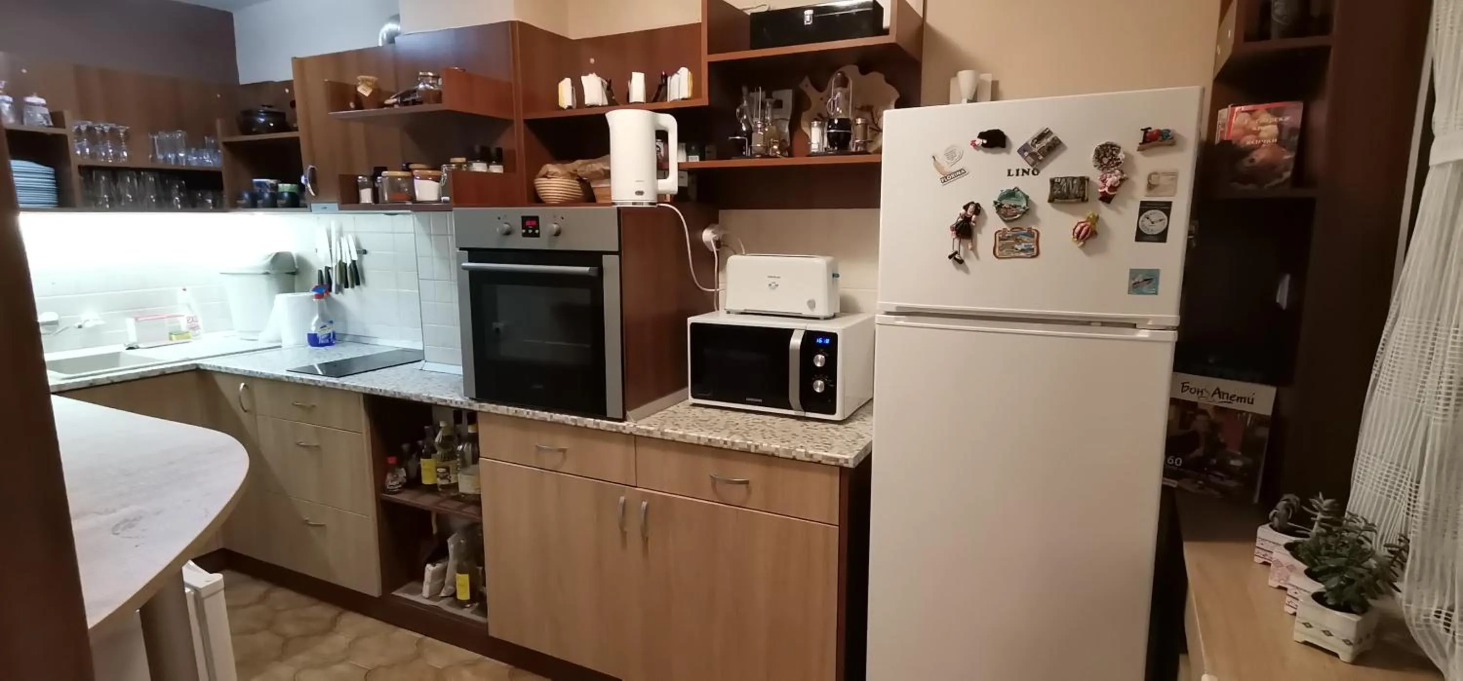 Kitchen or kitchenette in Jeweller Hotel