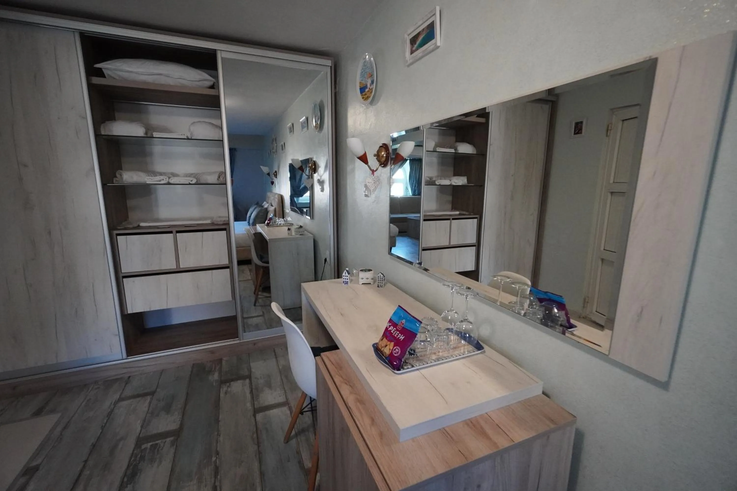 Photo of the whole room in Jeweller Hotel