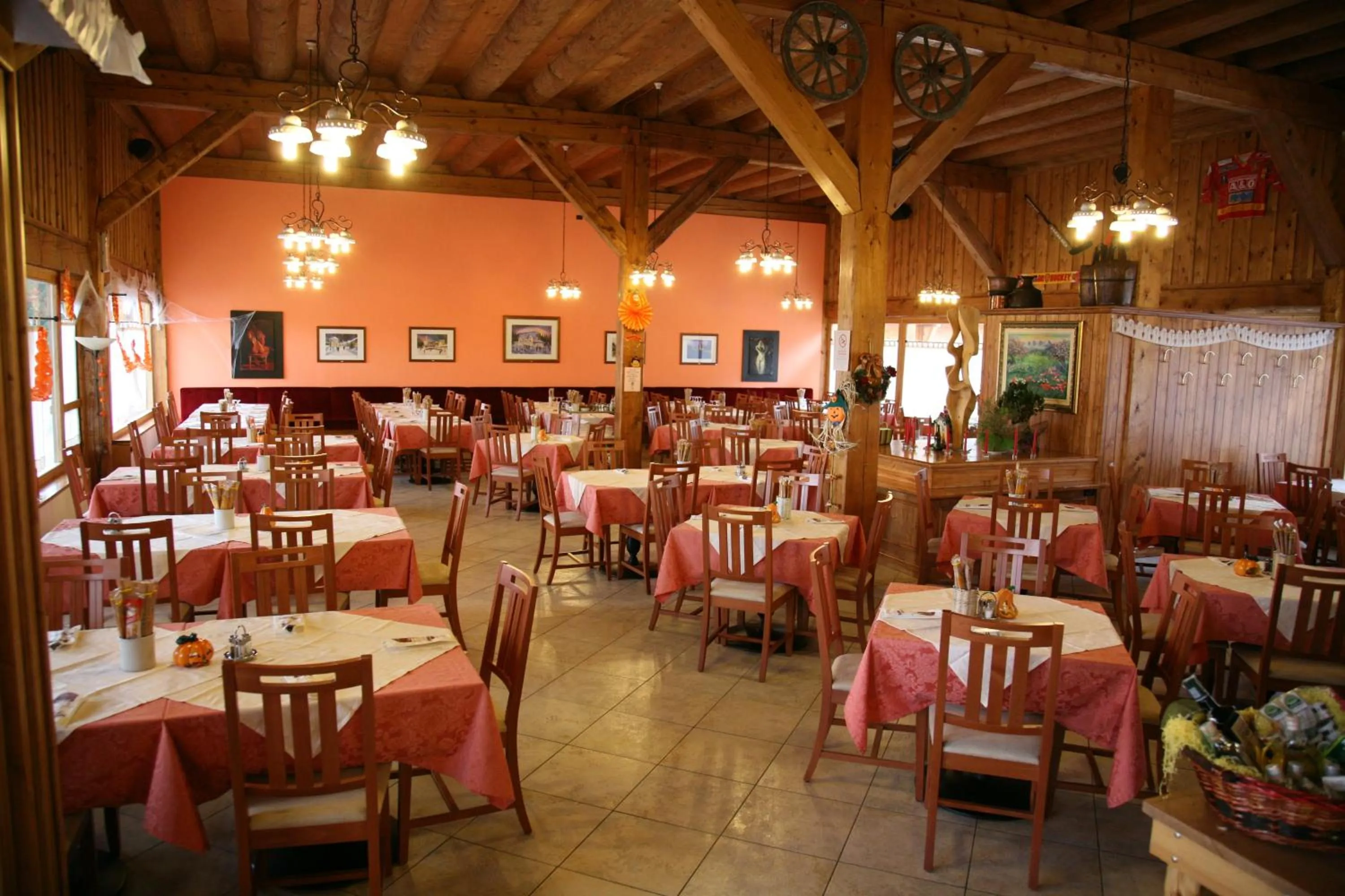 Restaurant/places to eat in Albergo Rendola