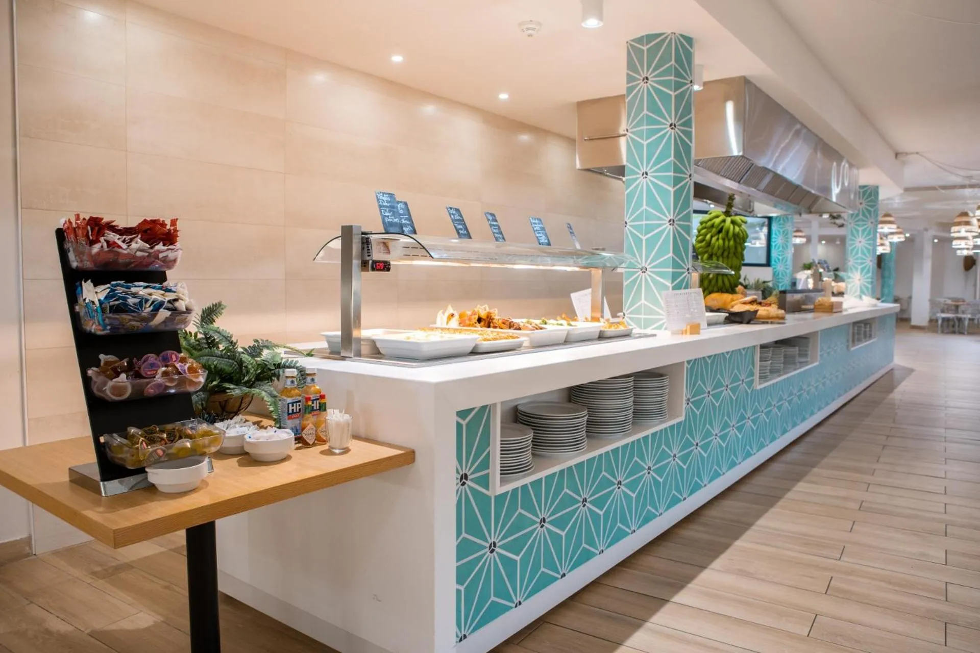 Restaurant/places to eat in Checkin Bungalows Atlántida