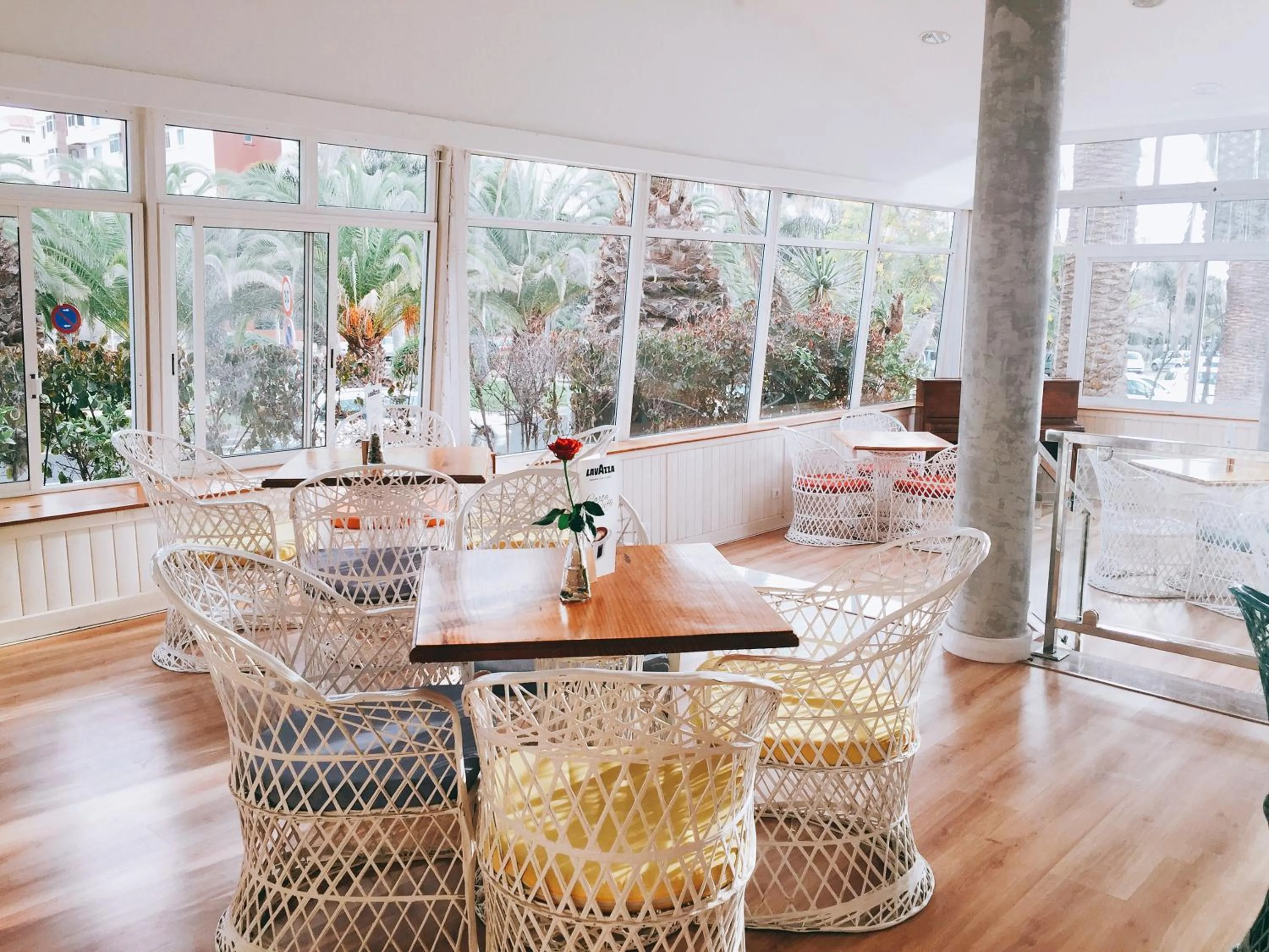 Lounge or bar in Checkin Bungalows Atlántida