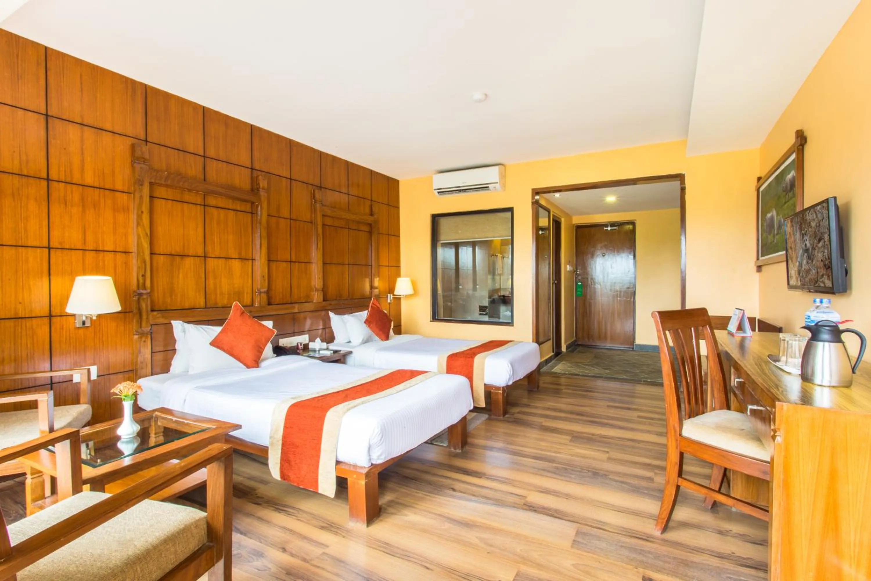 Photo of the whole room, Bed in Landmark Forest Park