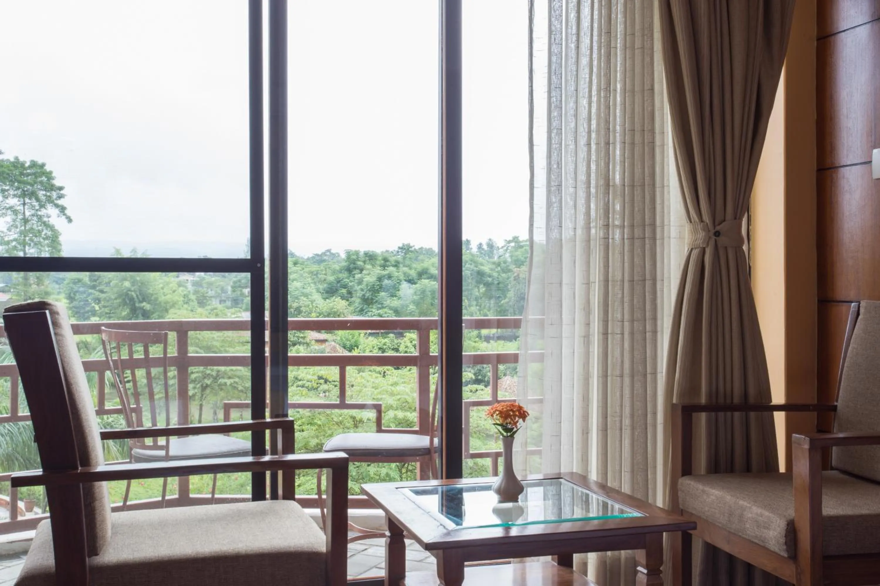 Living room in Landmark Forest Park