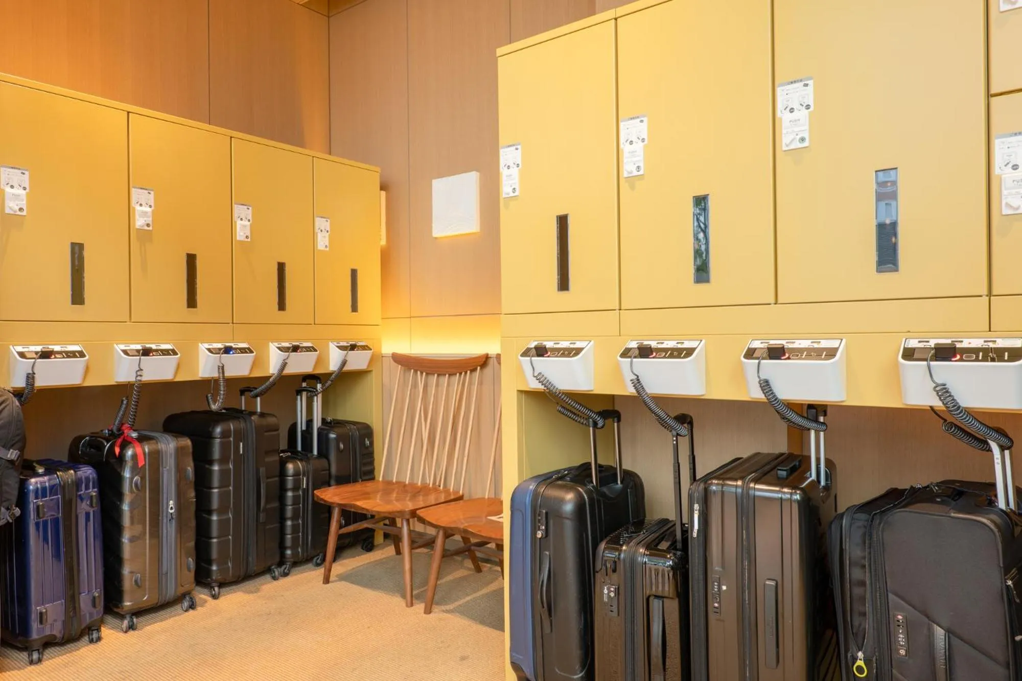 microwave in JR Kyushu Hotel Blossom Shinjuku