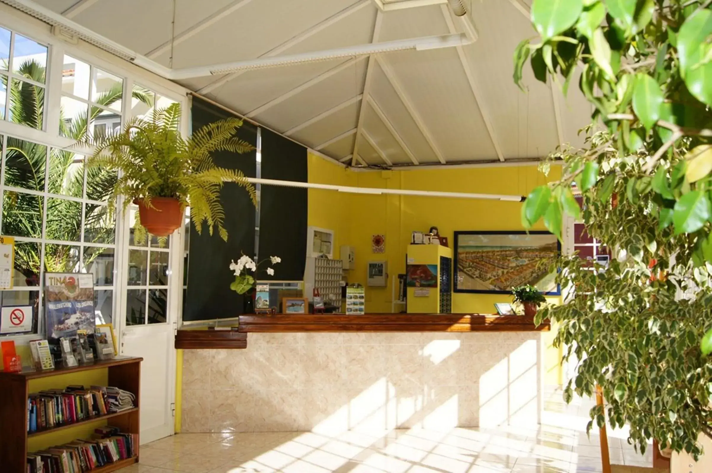 Lobby or reception in Apartamentos Checkin Laurisilva Lobby or reception in Apartamentos Checkin Laurisilva