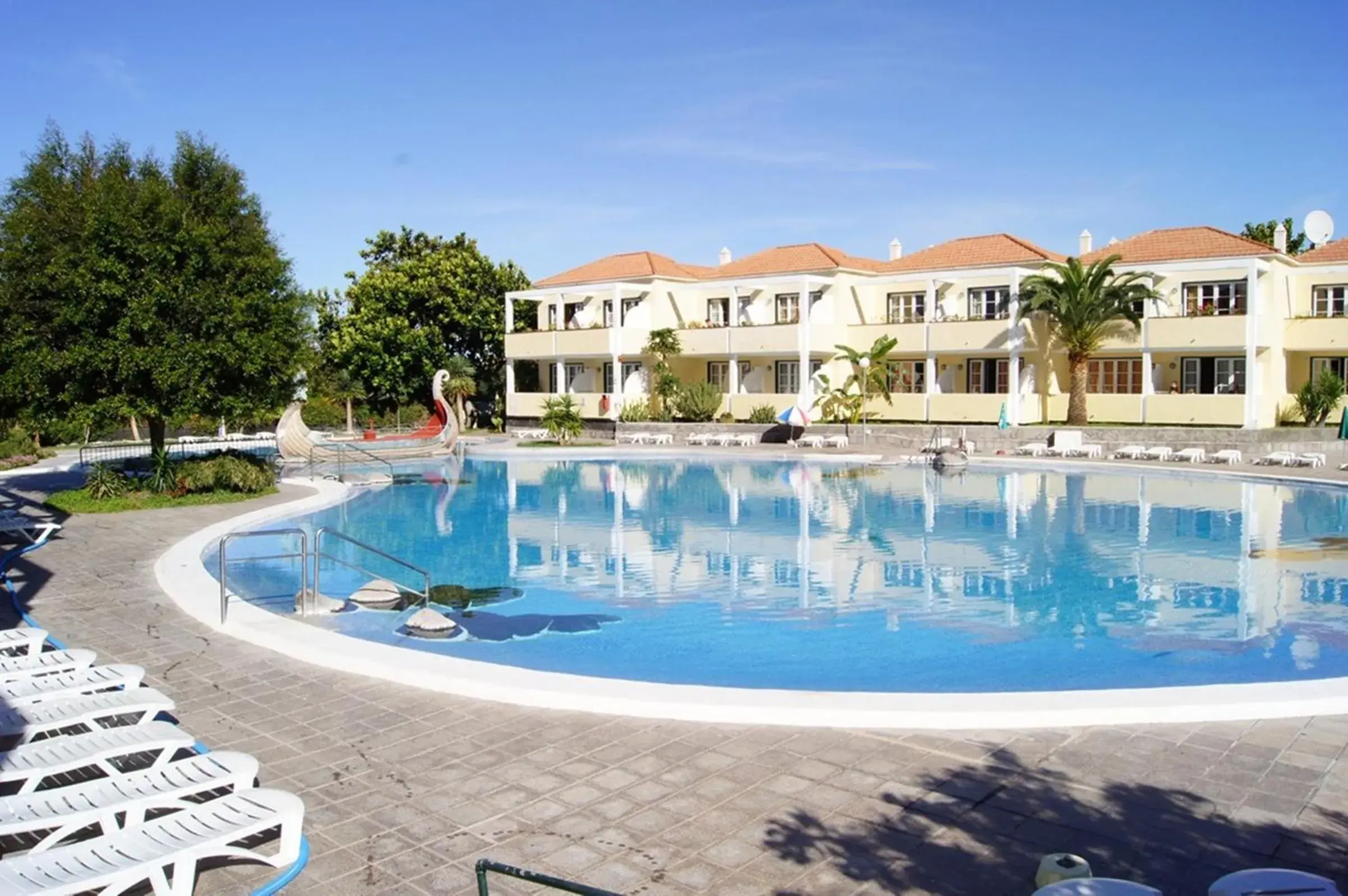 Property building in Apartamentos Checkin Laurisilva Property building in Apartamentos Checkin Laurisilva