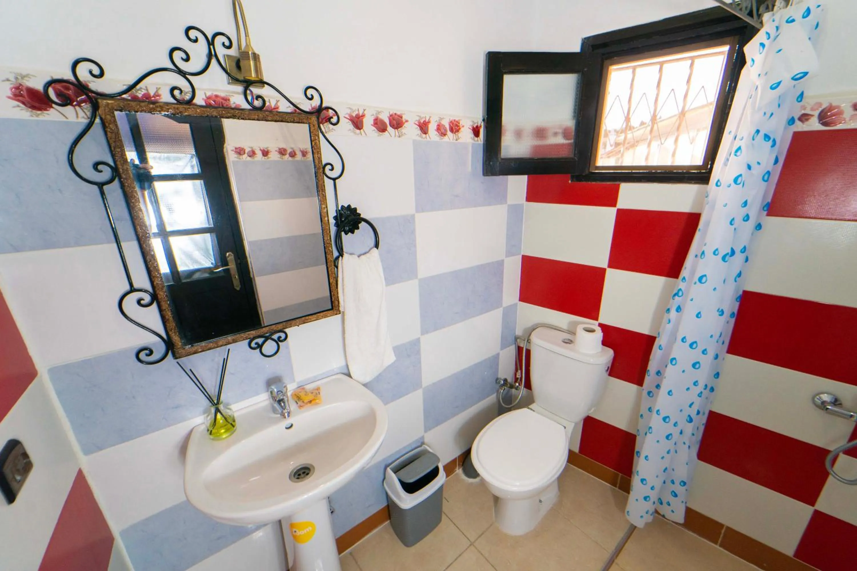 Shower in Maison d'hôtes Afassi