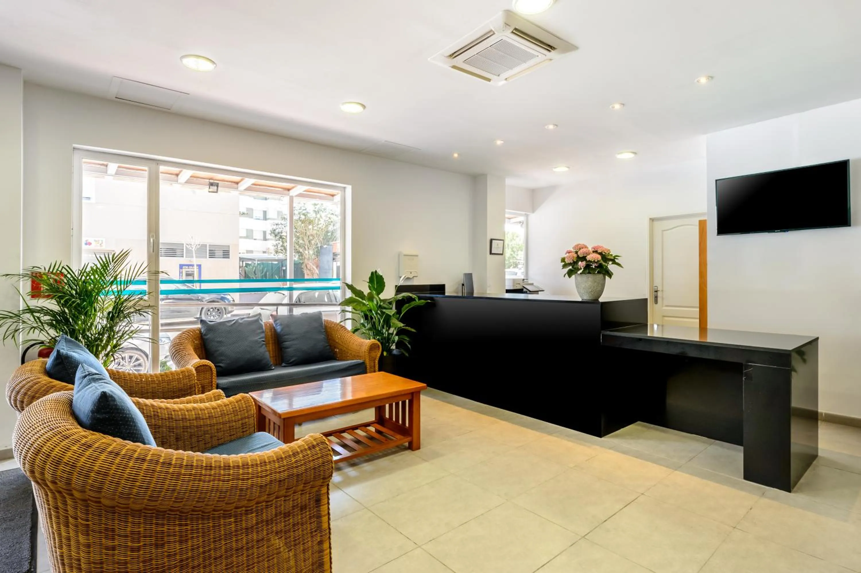 Lobby or reception in Vibra Calima Apartamentos - Adults only