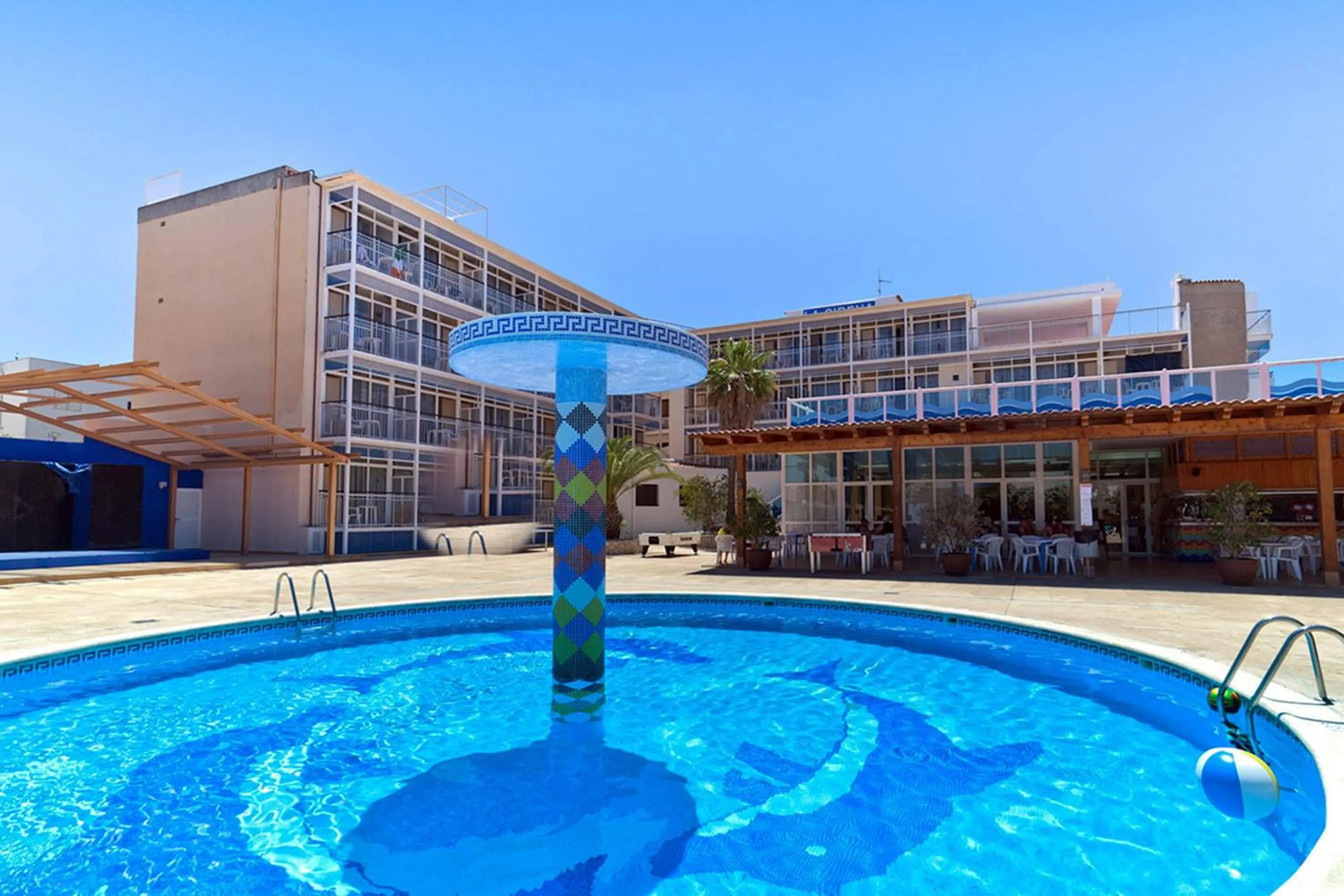 Swimming pool in Aparthotel Vibra Bay