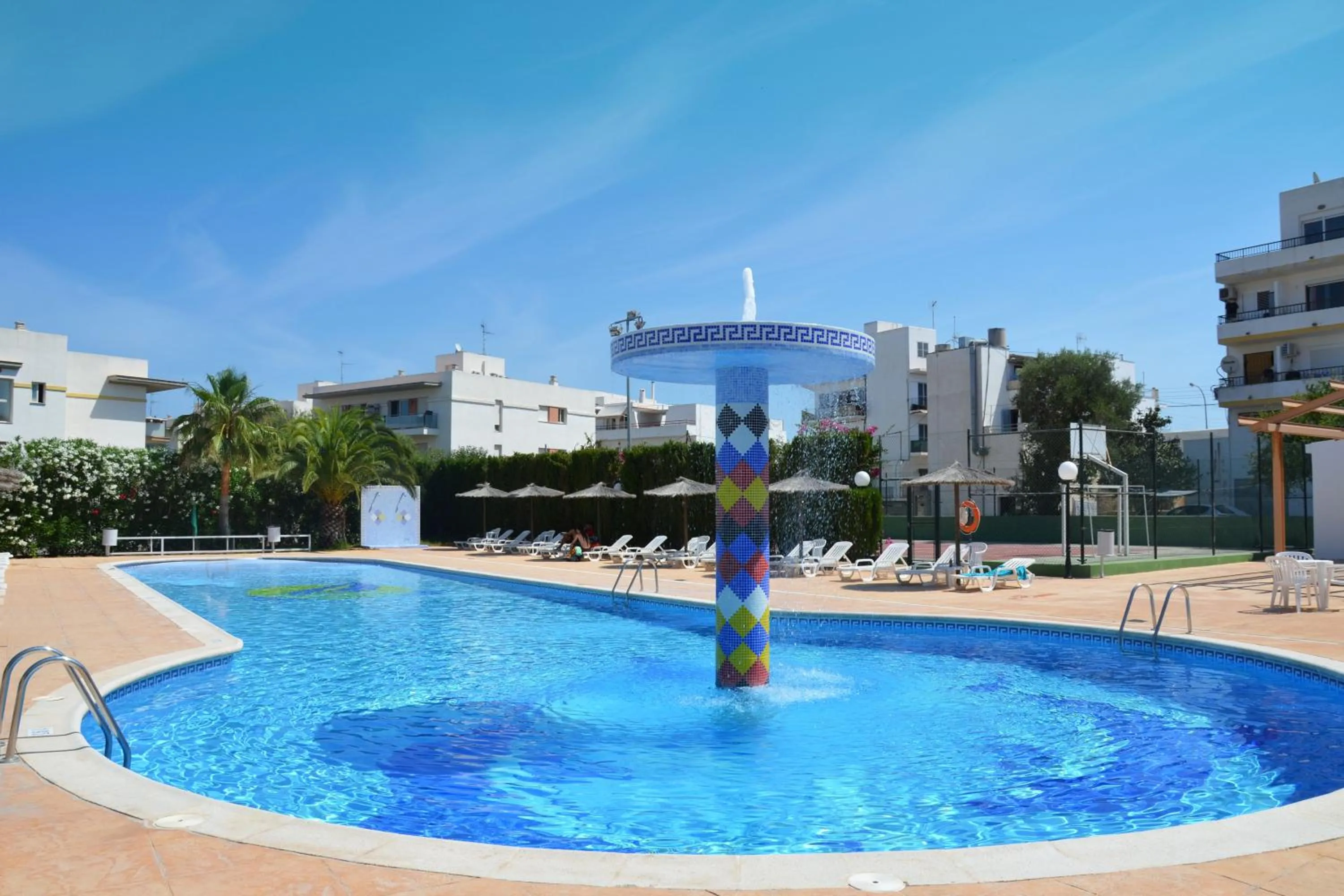 Swimming pool in Aparthotel Vibra Bay