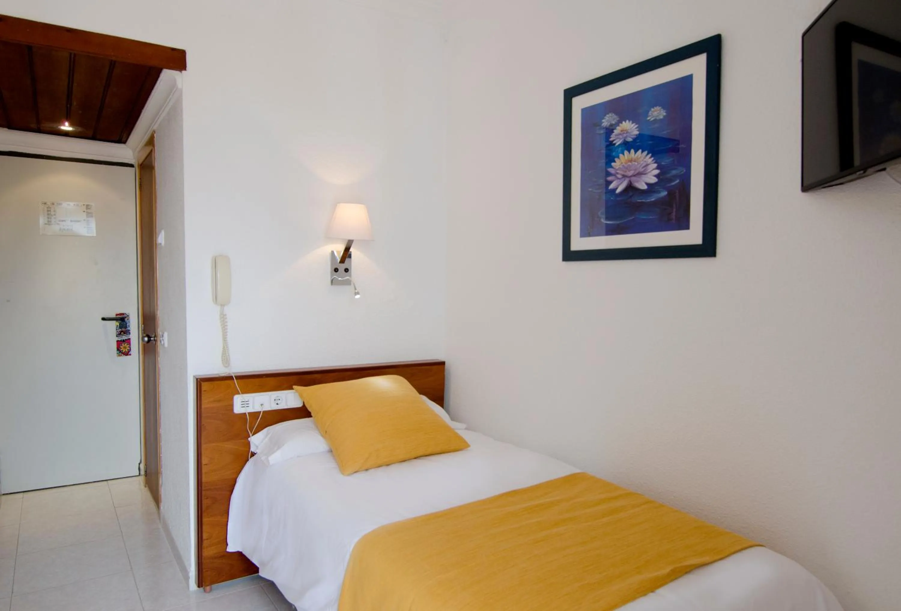 Photo of the whole room, Bed in Aparthotel Vibra Bay