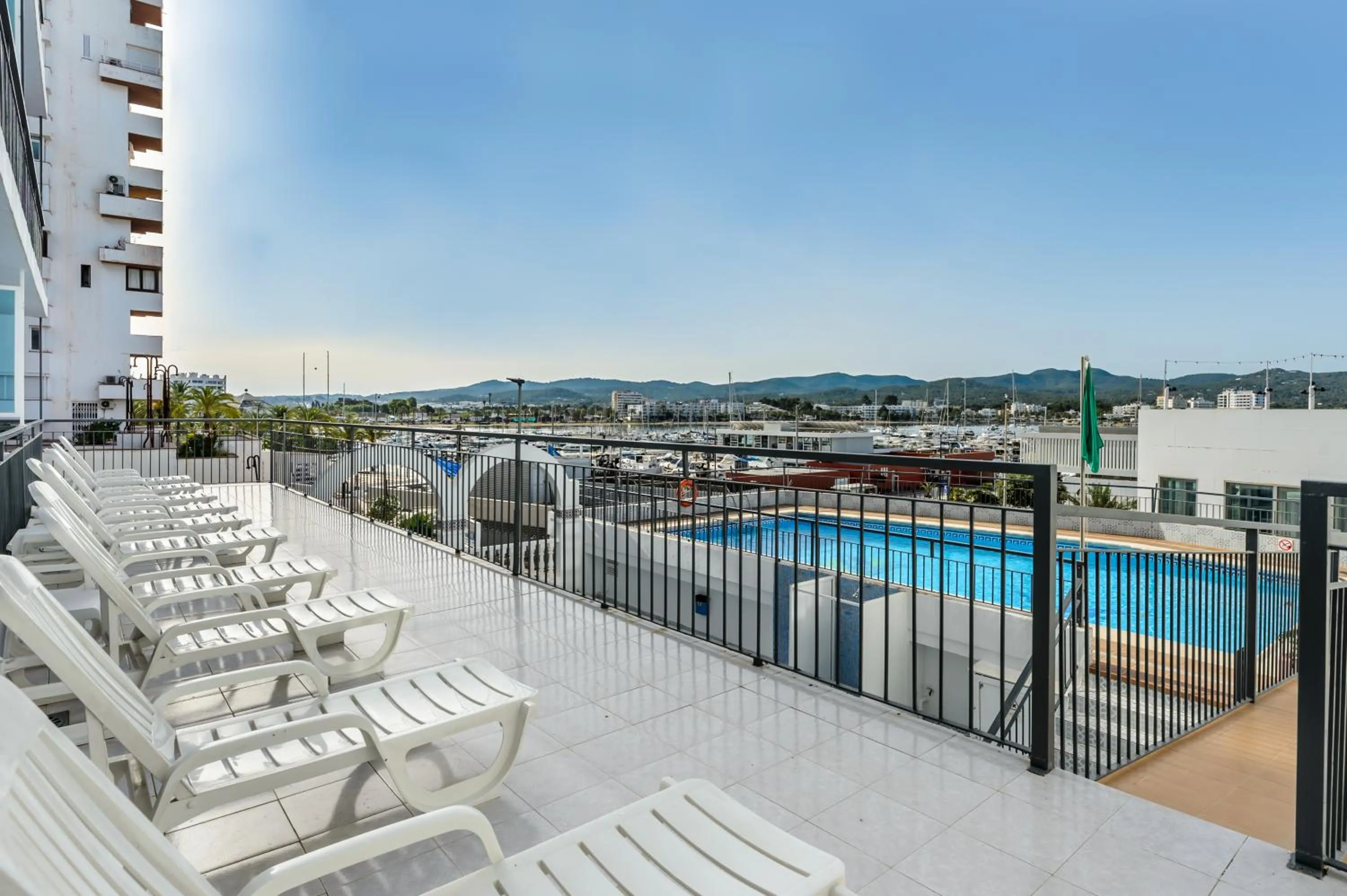 Swimming pool in Aparthotel Vibra del Mar - Adults only