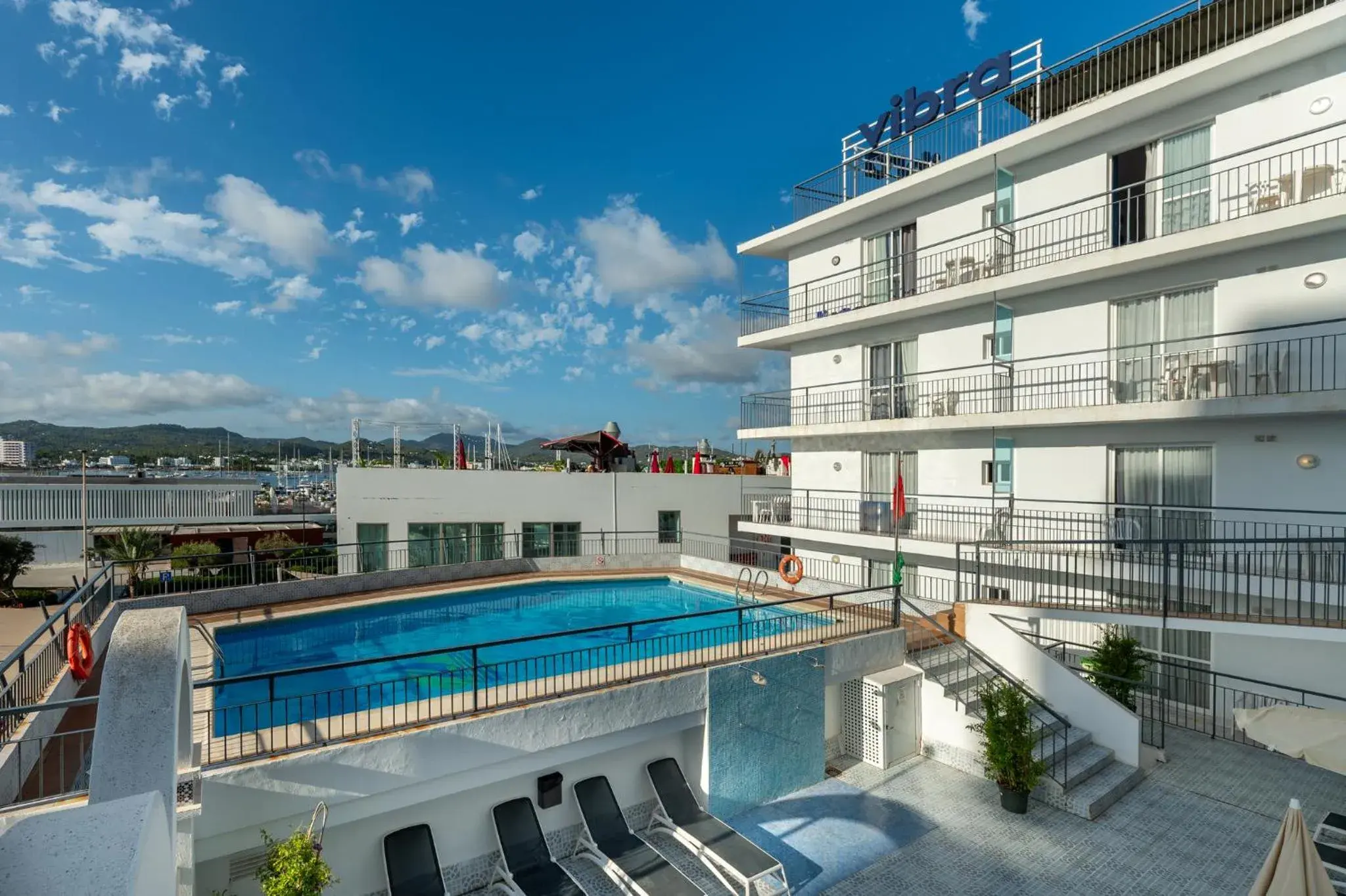 Swimming pool in Aparthotel Vibra del Mar - Adults only Swimming pool in Aparthotel Vibra del Mar - Adults only