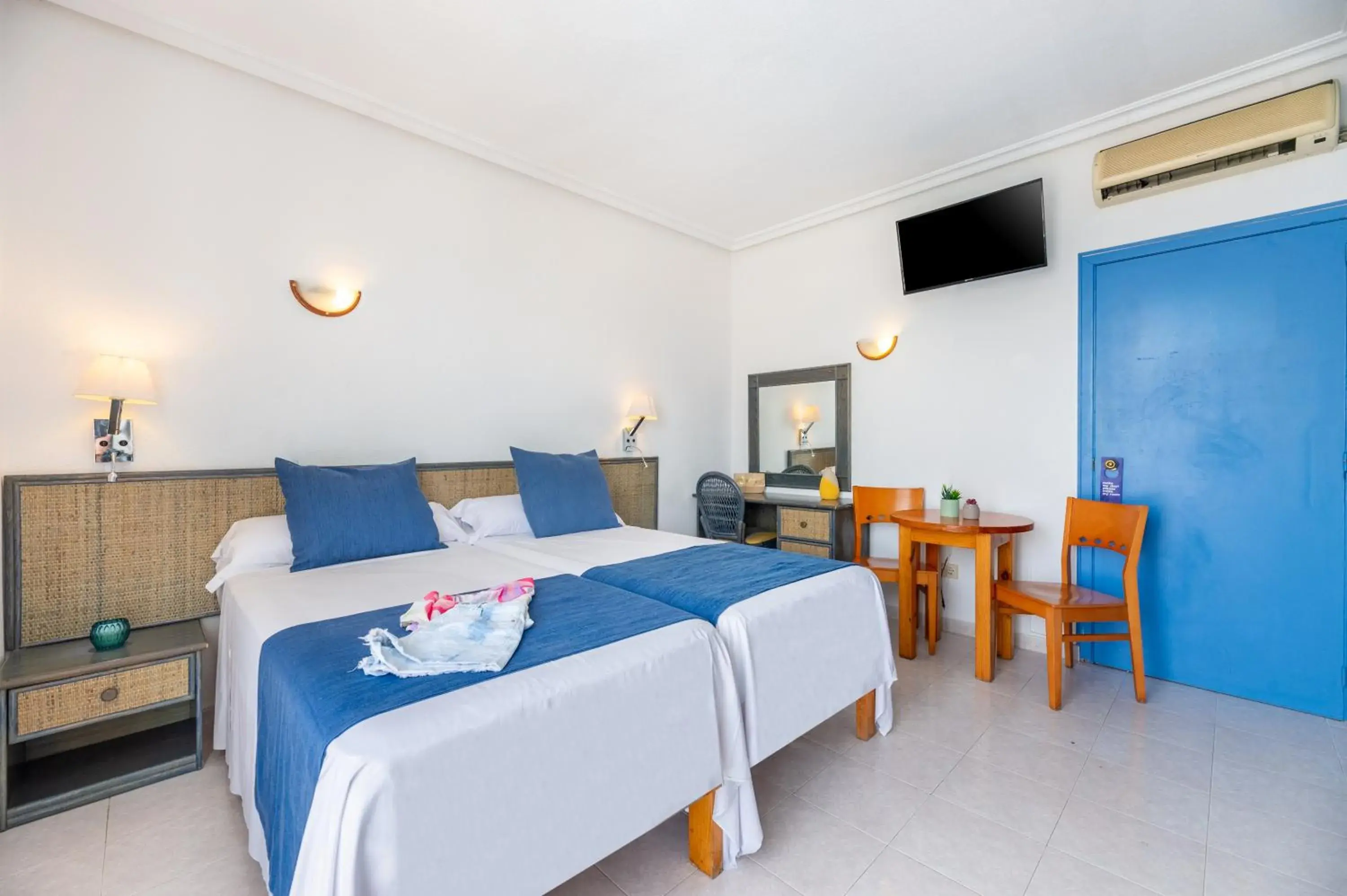 Bed in Aparthotel Vibra del Mar - Adults only Bed in Aparthotel Vibra del Mar - Adults only